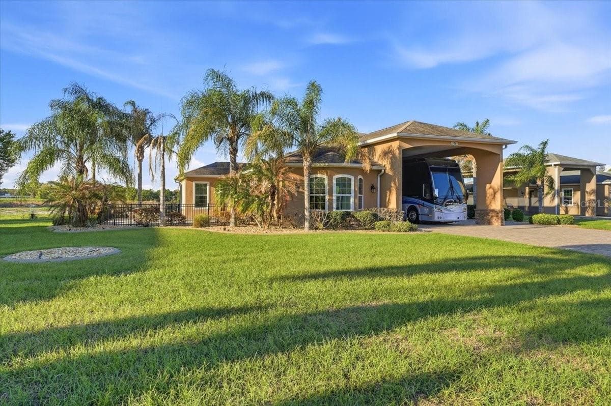576 MEANDERING WAY