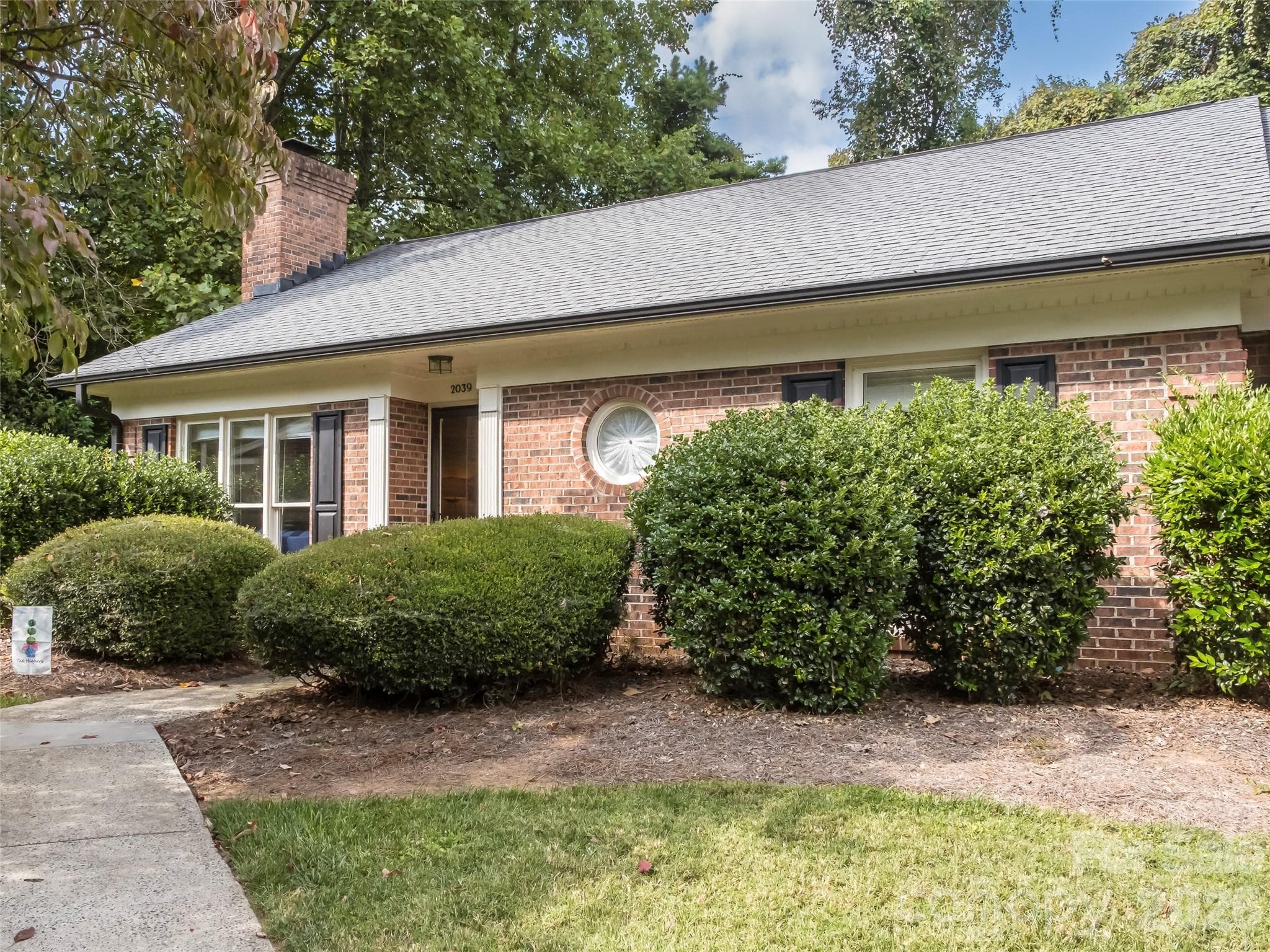 Front Entrance convenient to shared parking area - 2039 Union Road, Gastonia