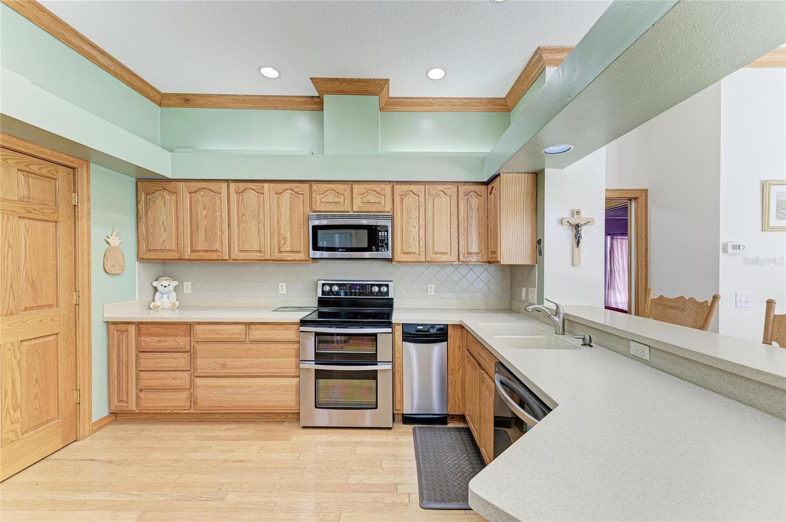 Double oven/convection oven 2025 - 7604 52ND TER E, BRADENTON