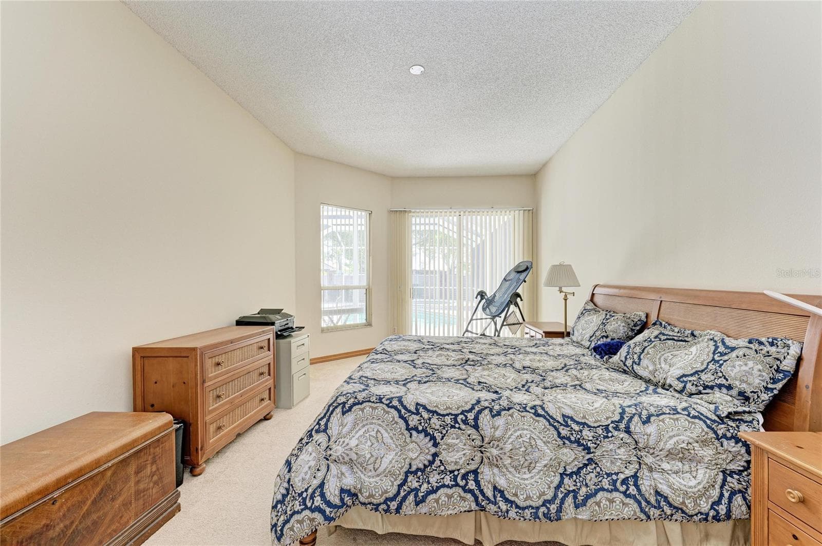 Main bedroom overlooks pool - 7604 52ND TER E, BRADENTON