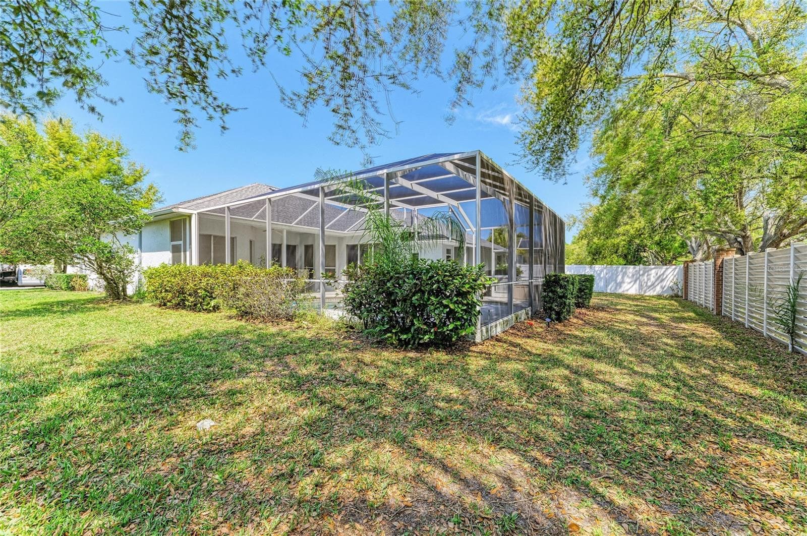Back and side yard - 7604 52ND TER E, BRADENTON