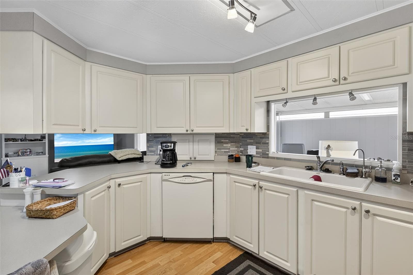 Manufactured Home at 652 LA SALA, NORTH PORT, photo 9 of 77