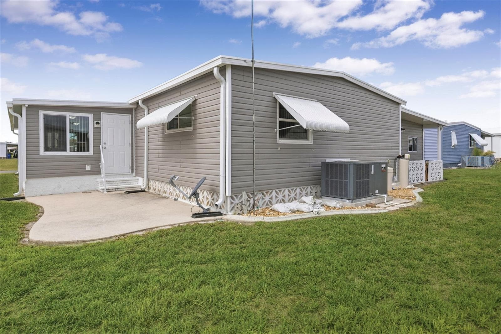 Manufactured Home at 652 LA SALA, NORTH PORT, photo 29 of 77