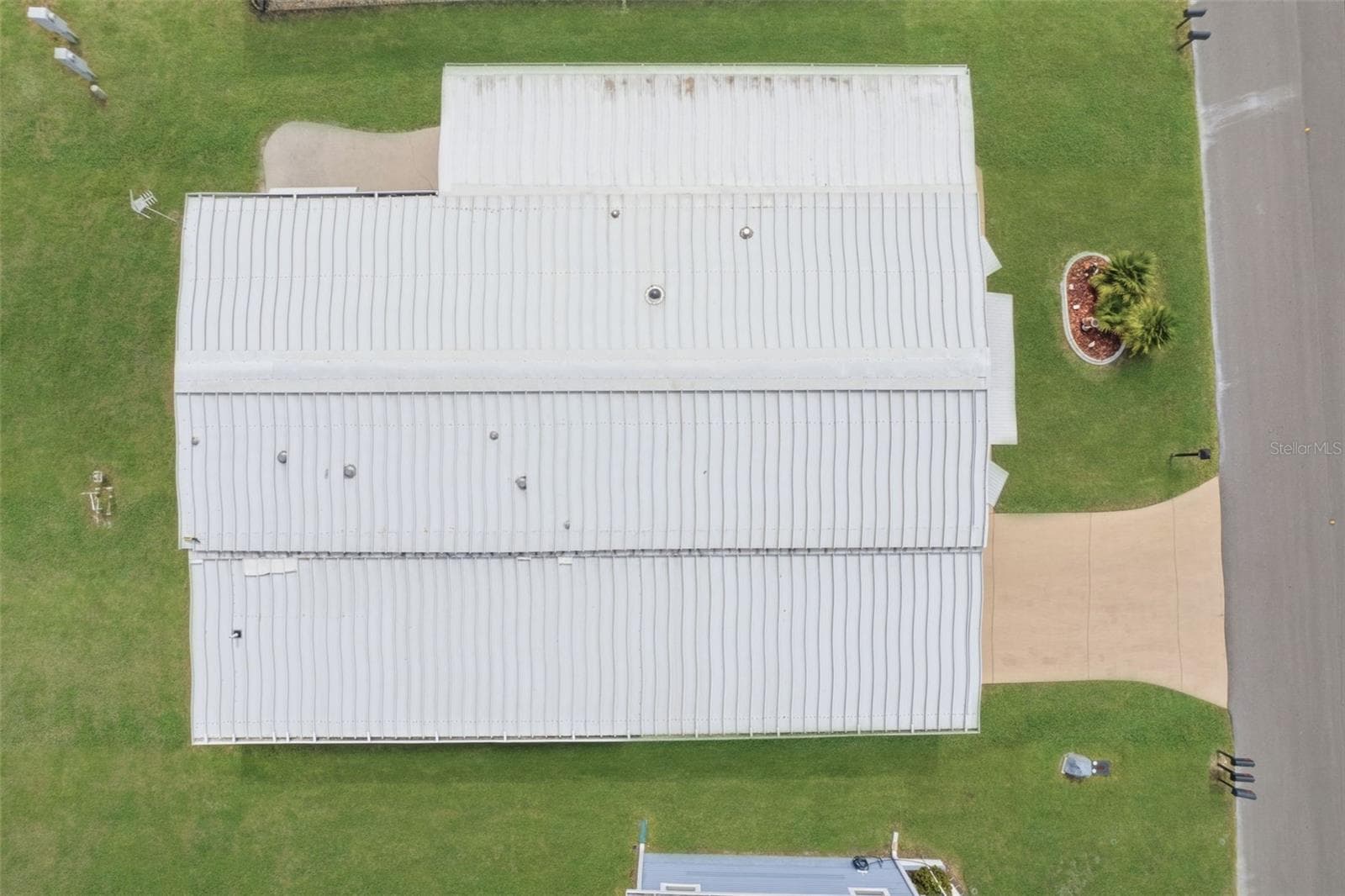 Manufactured Home at 652 LA SALA, NORTH PORT, photo 33 of 77