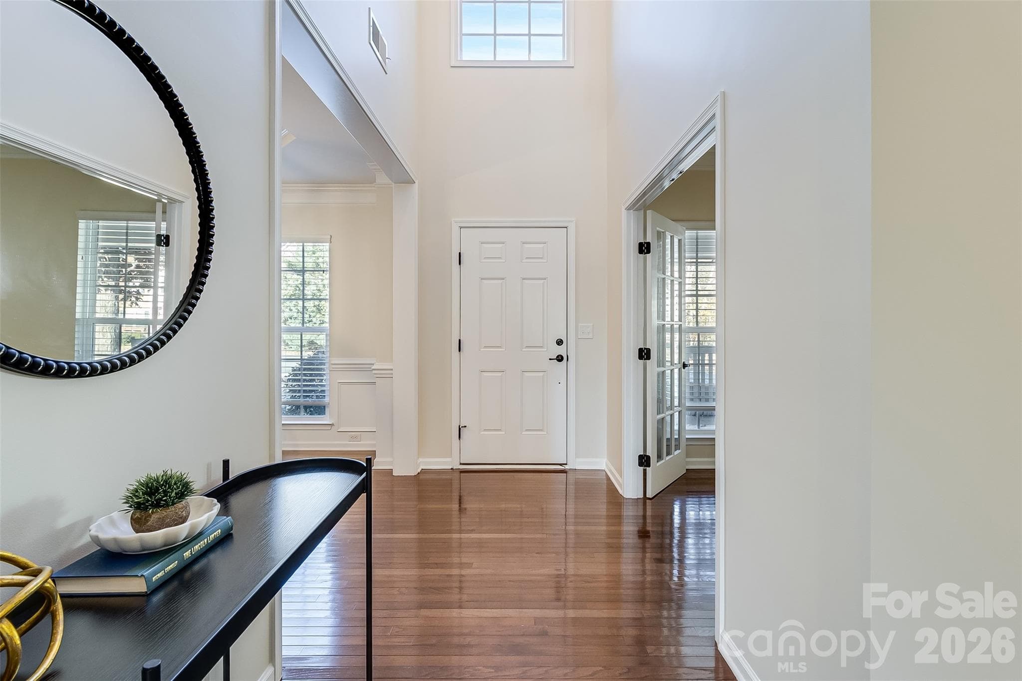 Two story inviting entryway - Lake Wylie