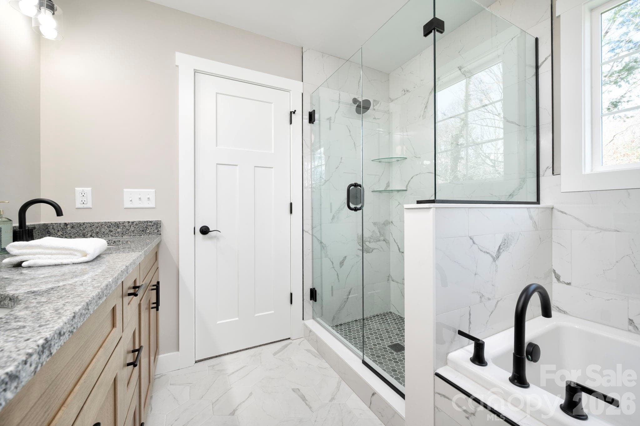 Beautifully Finished Primary Ensuite - 9 Myrtle Lee Cove, Arden