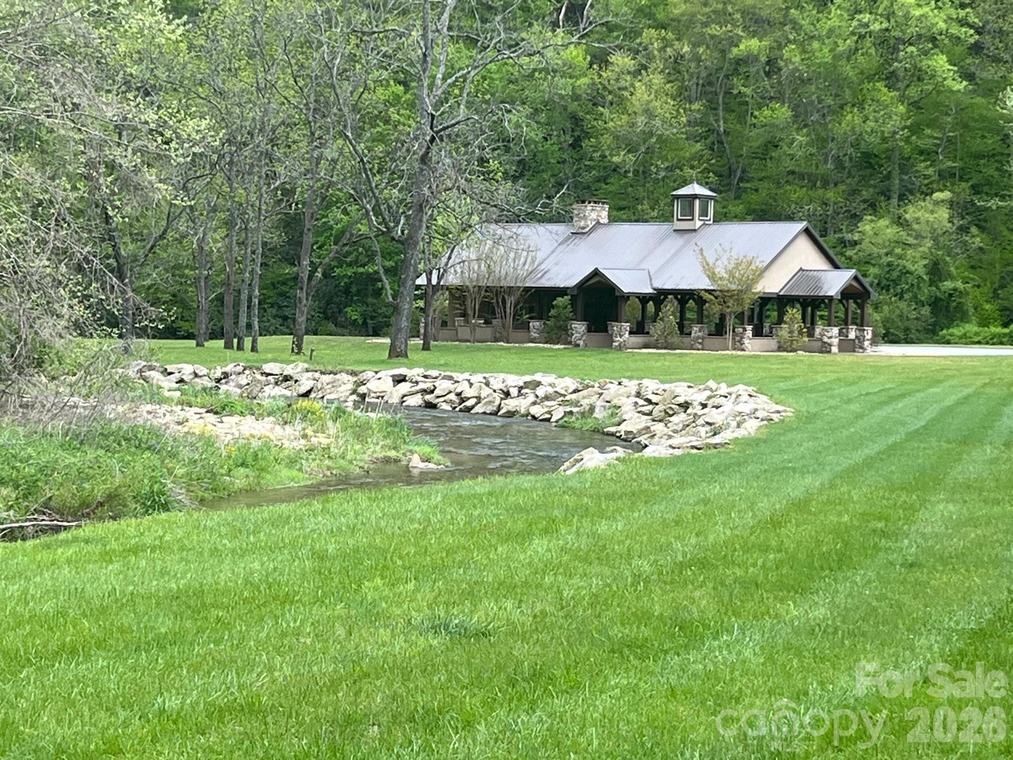 clubhouse - Lenoir