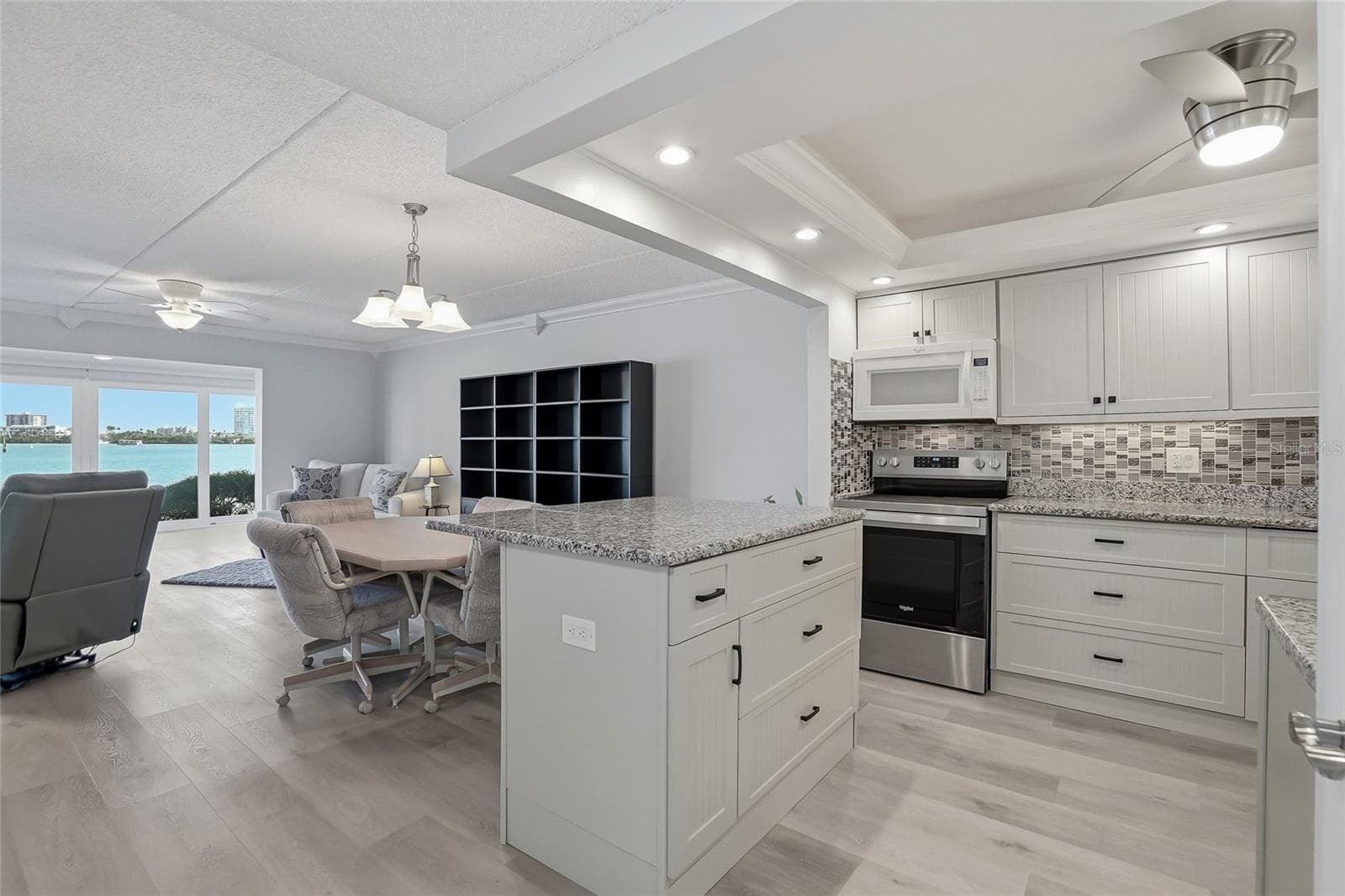 Kitchen with Island - 868 BAYWAY BLVD #101, CLEARWATER BEACH