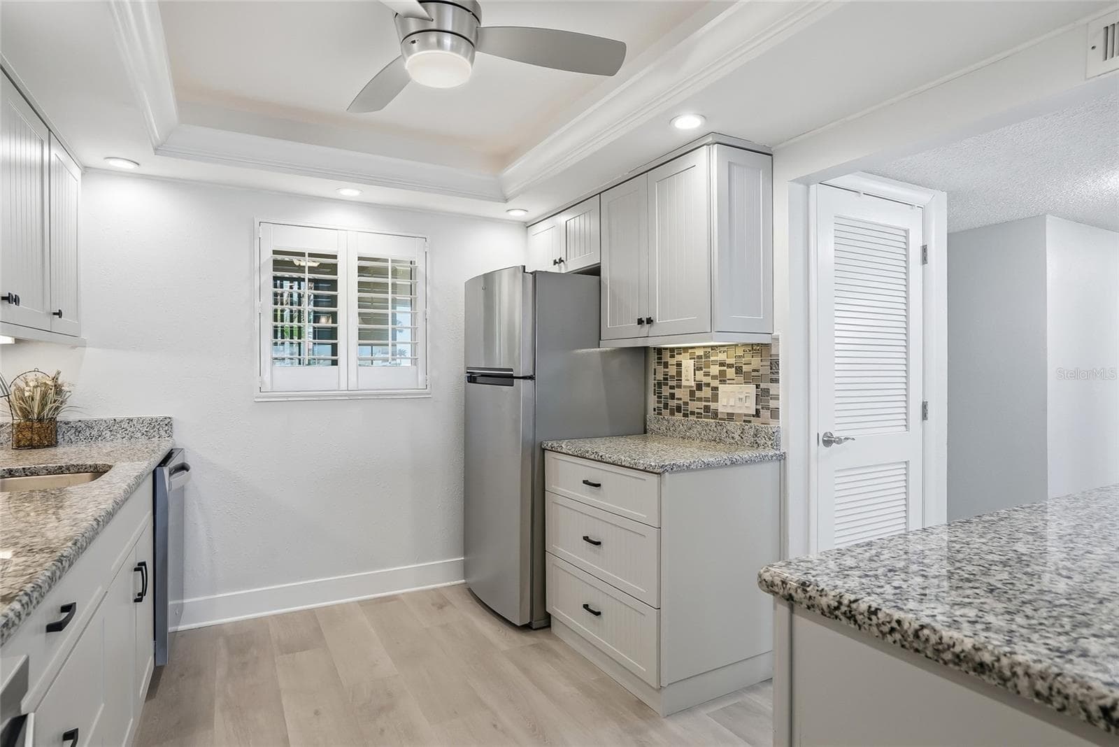 Kitchen with Island - 868 BAYWAY BLVD #101, CLEARWATER BEACH