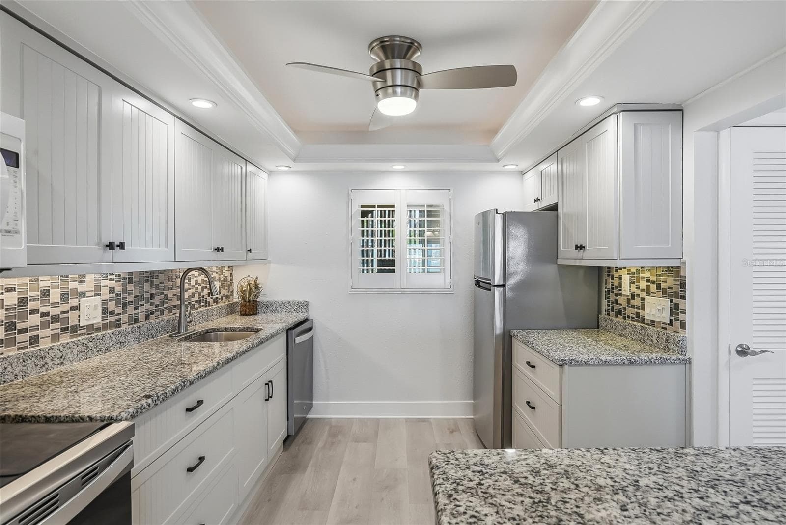 Kitchen with Island - 868 BAYWAY BLVD #101, CLEARWATER BEACH