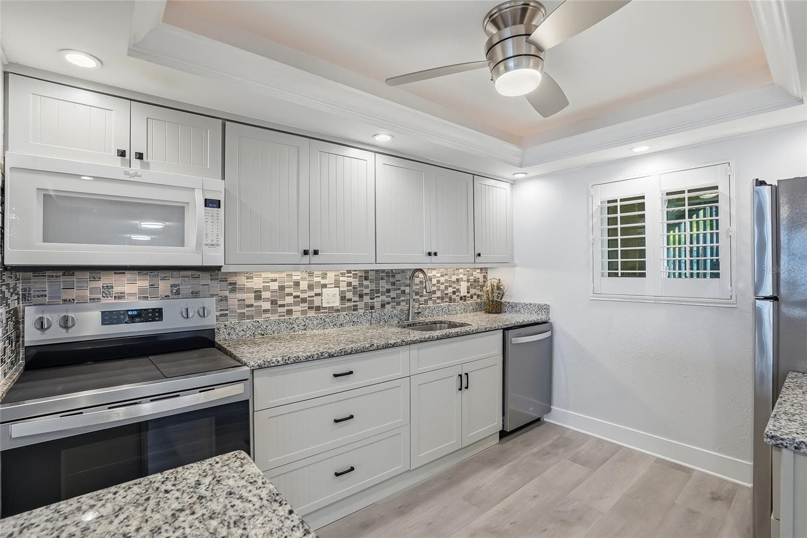 Kitchen with Island - 868 BAYWAY BLVD #101, CLEARWATER BEACH