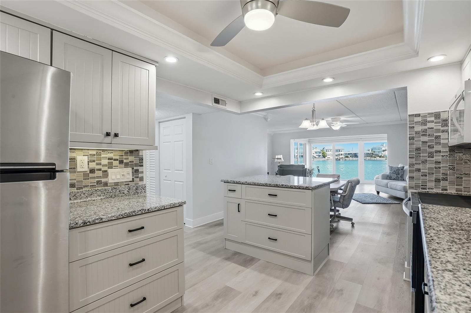 Kitchen with Island - 868 BAYWAY BLVD #101, CLEARWATER BEACH