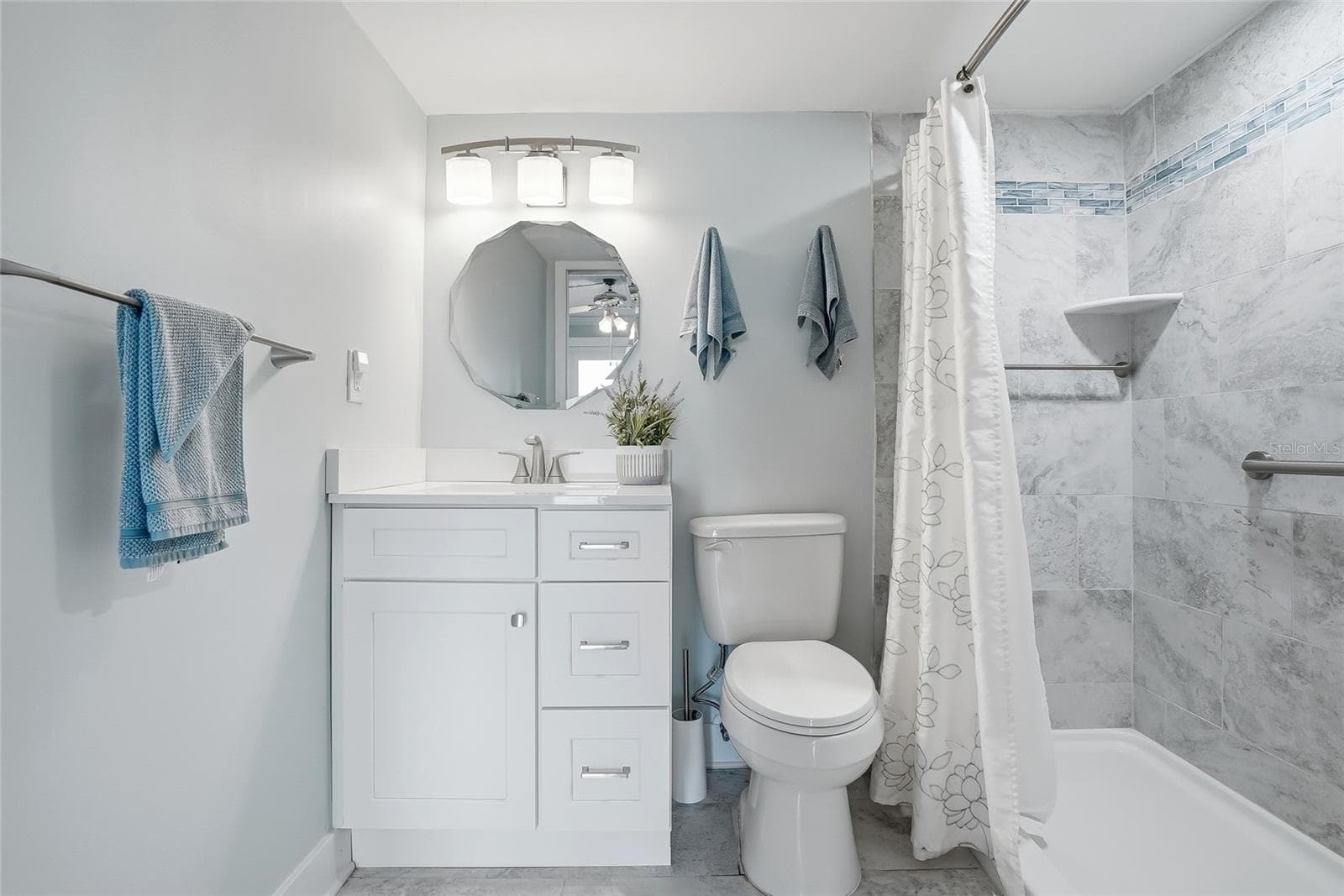 Primary bathroom - 868 BAYWAY BLVD #101, CLEARWATER BEACH