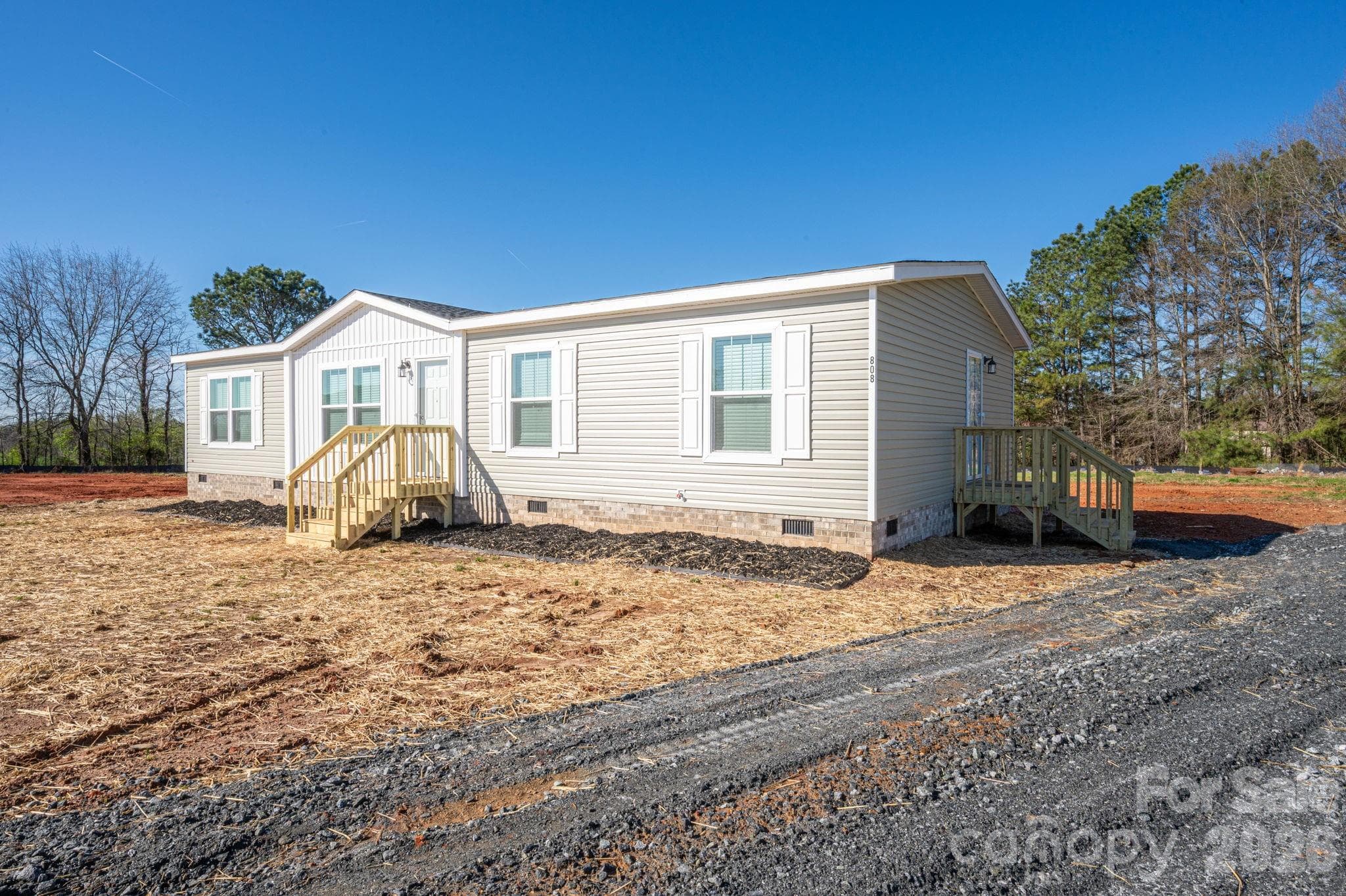 Exterior - 808 W Eagleview Lane, Lawndale