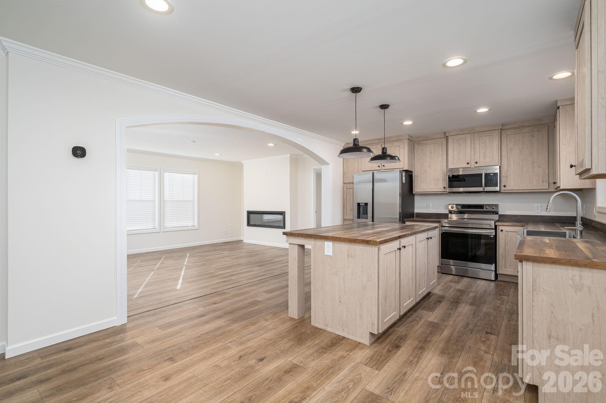 Kitchen - 808 W Eagleview Lane, Lawndale