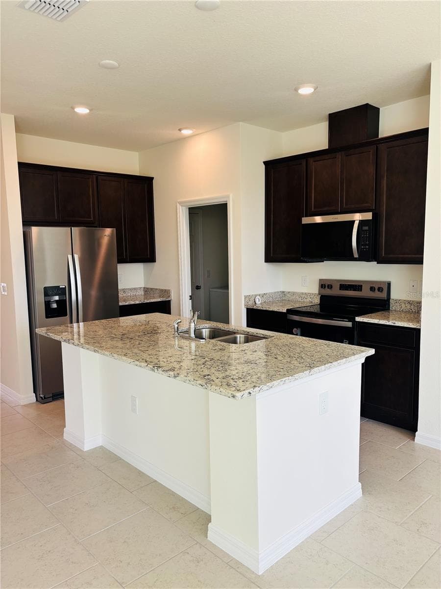 Single Family Residence at 2318 SELENIA ST, LAKE ALFRED, photo 2 of 4