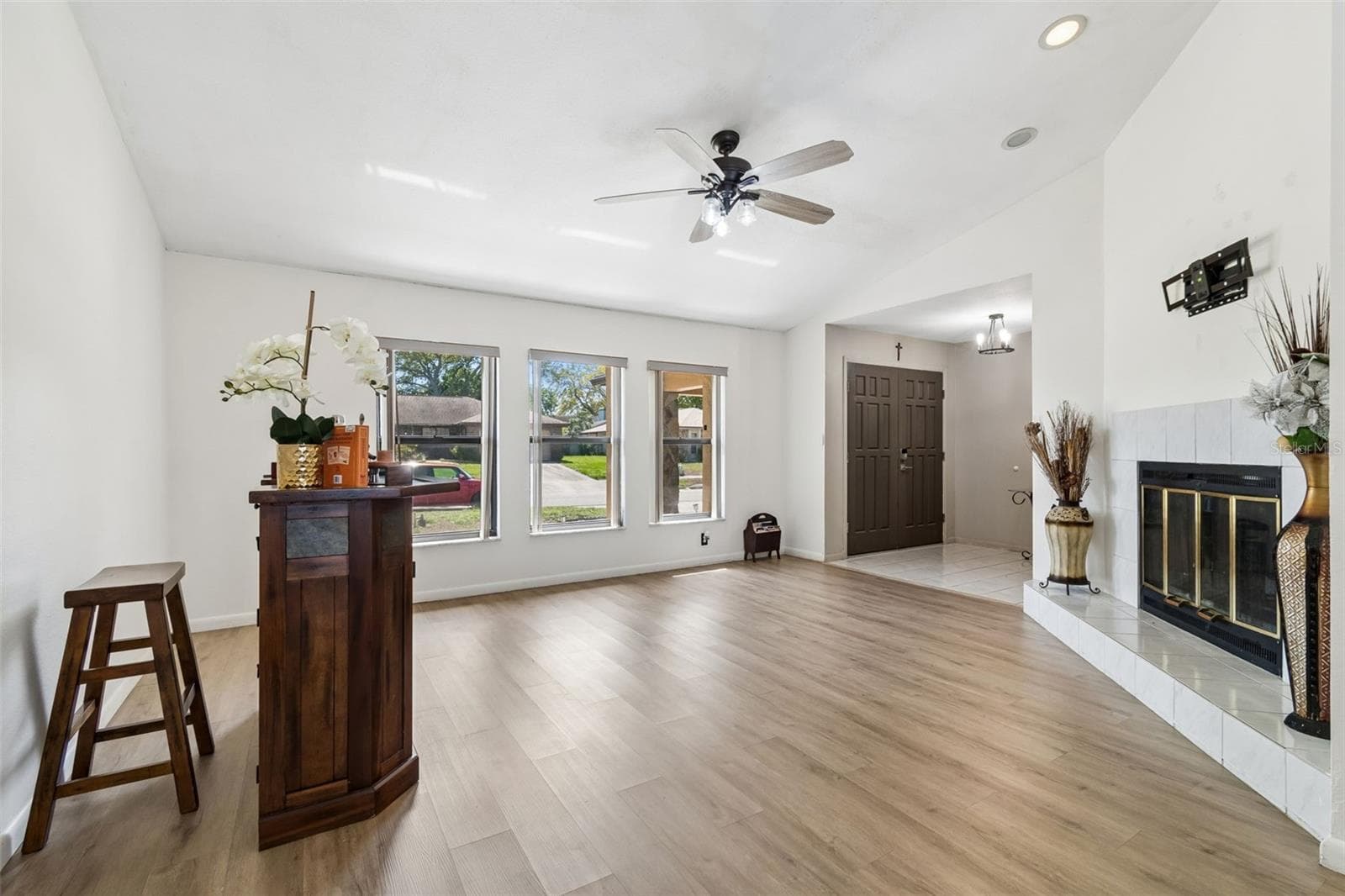 Single Family Residence at 1039 NORTHRIDGE DR, PALM HARBOR, photo 7 of 64