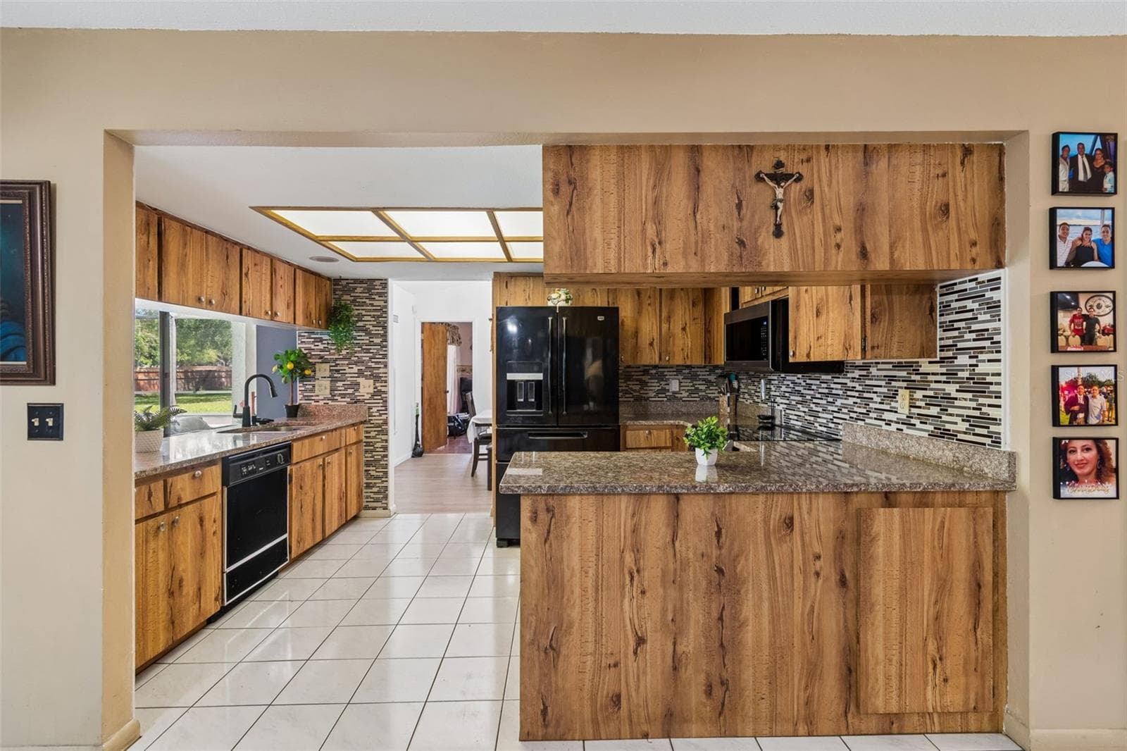 Single Family Residence at 1039 NORTHRIDGE DR, PALM HARBOR, photo 11 of 64