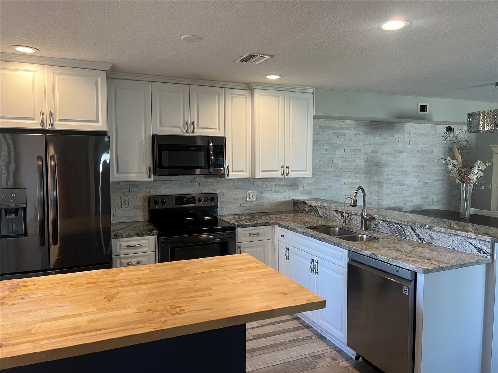 Condominium at 8211 BRENT ST #828, PORT RICHEY, photo 5 of 81