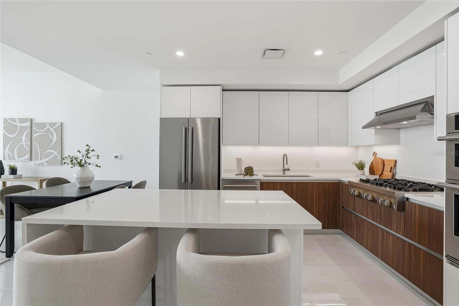 Condominium at 400 CENTRAL AVE #2008, ST PETERSBURG, photo 5 of 71