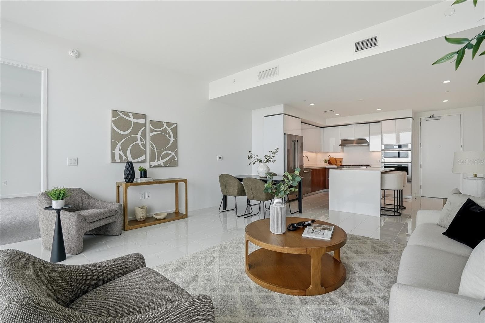 Condominium at 400 CENTRAL AVE #2008, ST PETERSBURG, photo 16 of 71