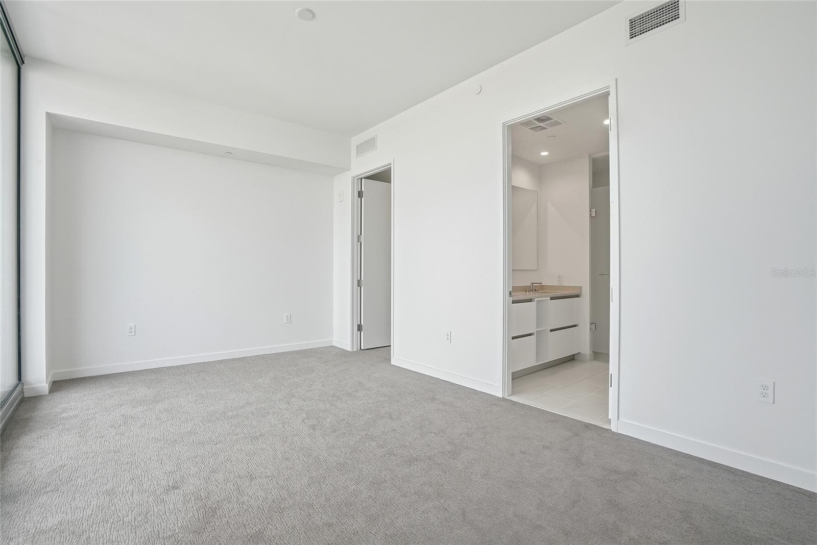 Condominium at 400 CENTRAL AVE #2008, ST PETERSBURG, photo 26 of 71