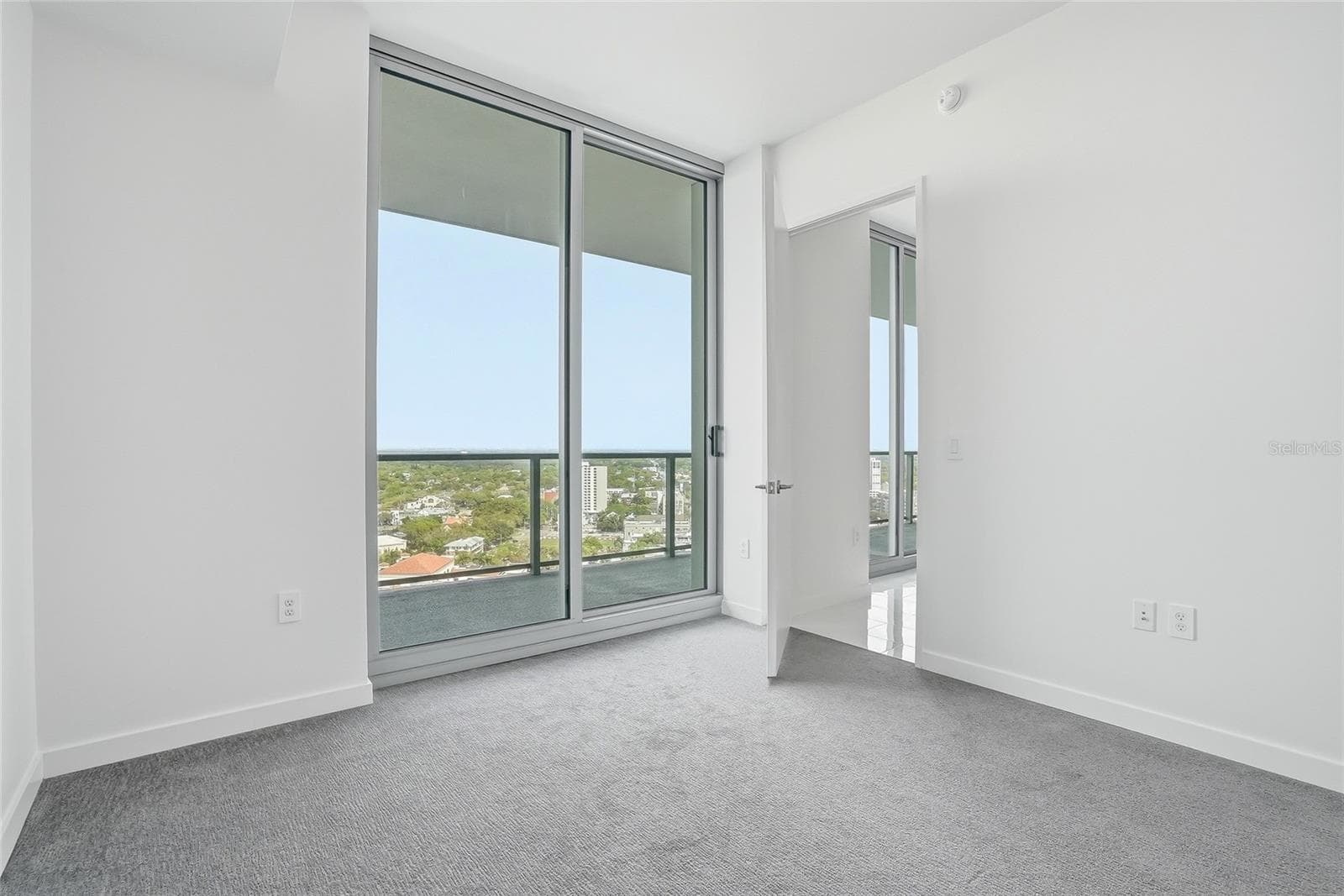 Condominium at 400 CENTRAL AVE #2008, ST PETERSBURG, photo 35 of 71