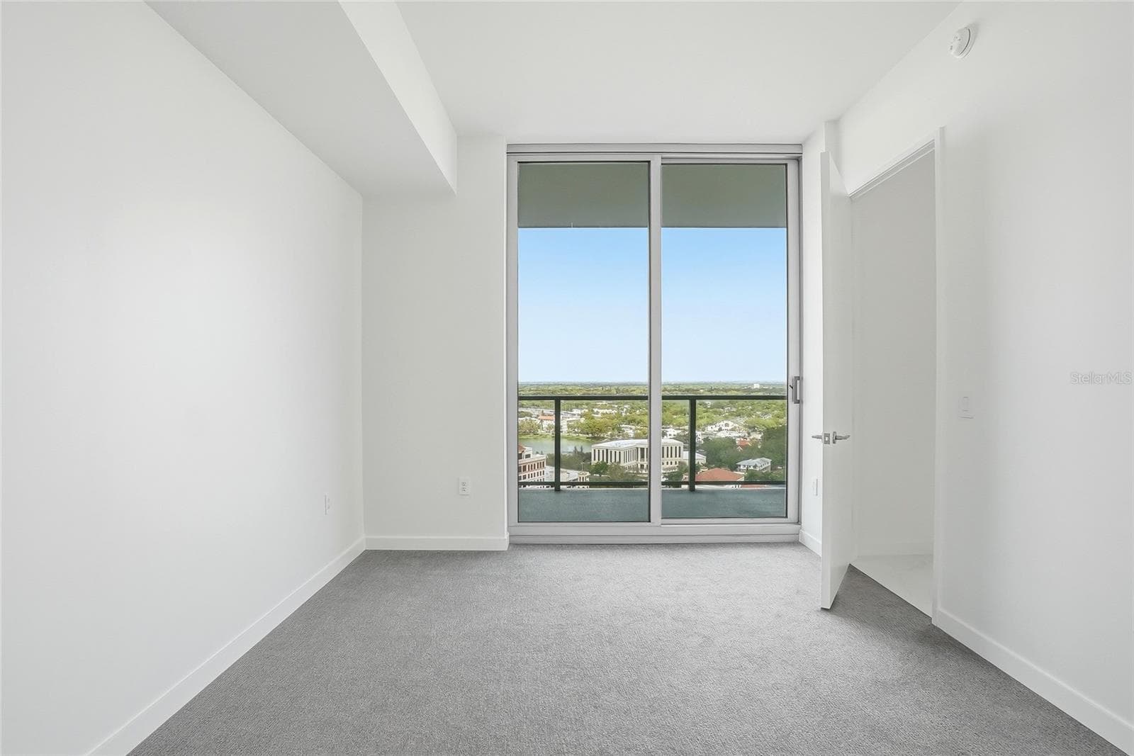 Condominium at 400 CENTRAL AVE #2008, ST PETERSBURG, photo 36 of 71