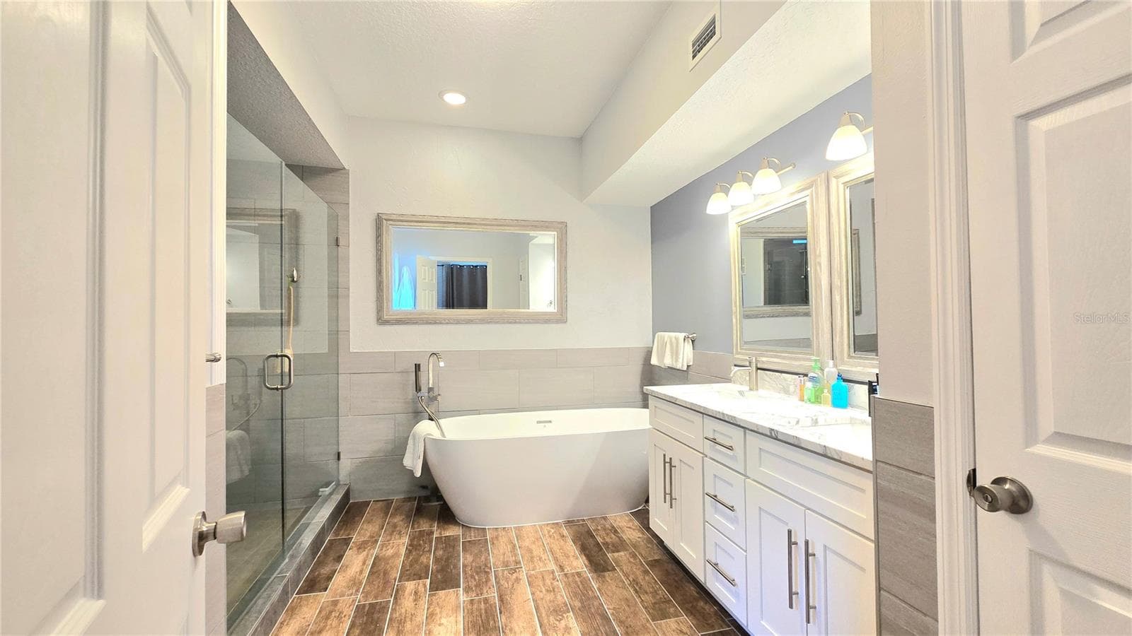 Townhouse at 1806 LAGO VISTA BLVD, PALM HARBOR, photo 11 of 31