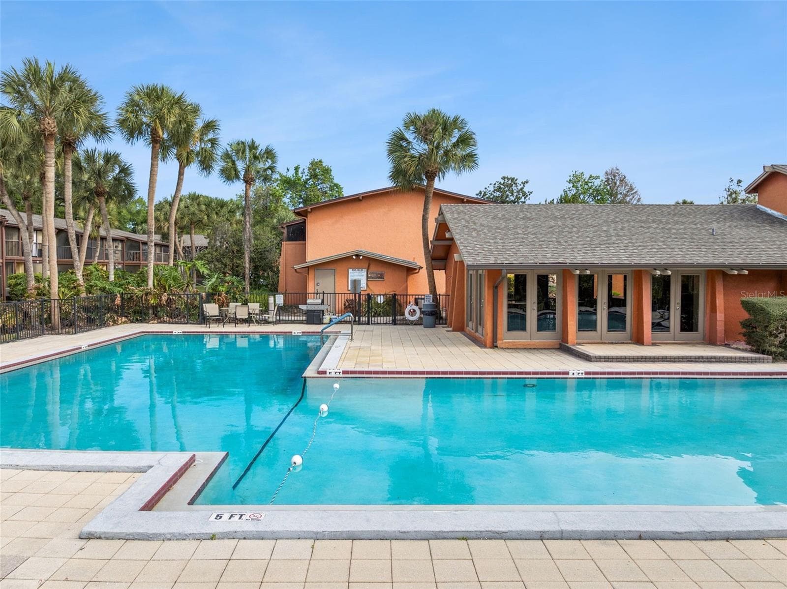 Community pool right outside your patio - 754 E MICHIGAN ST #185, ORLANDO