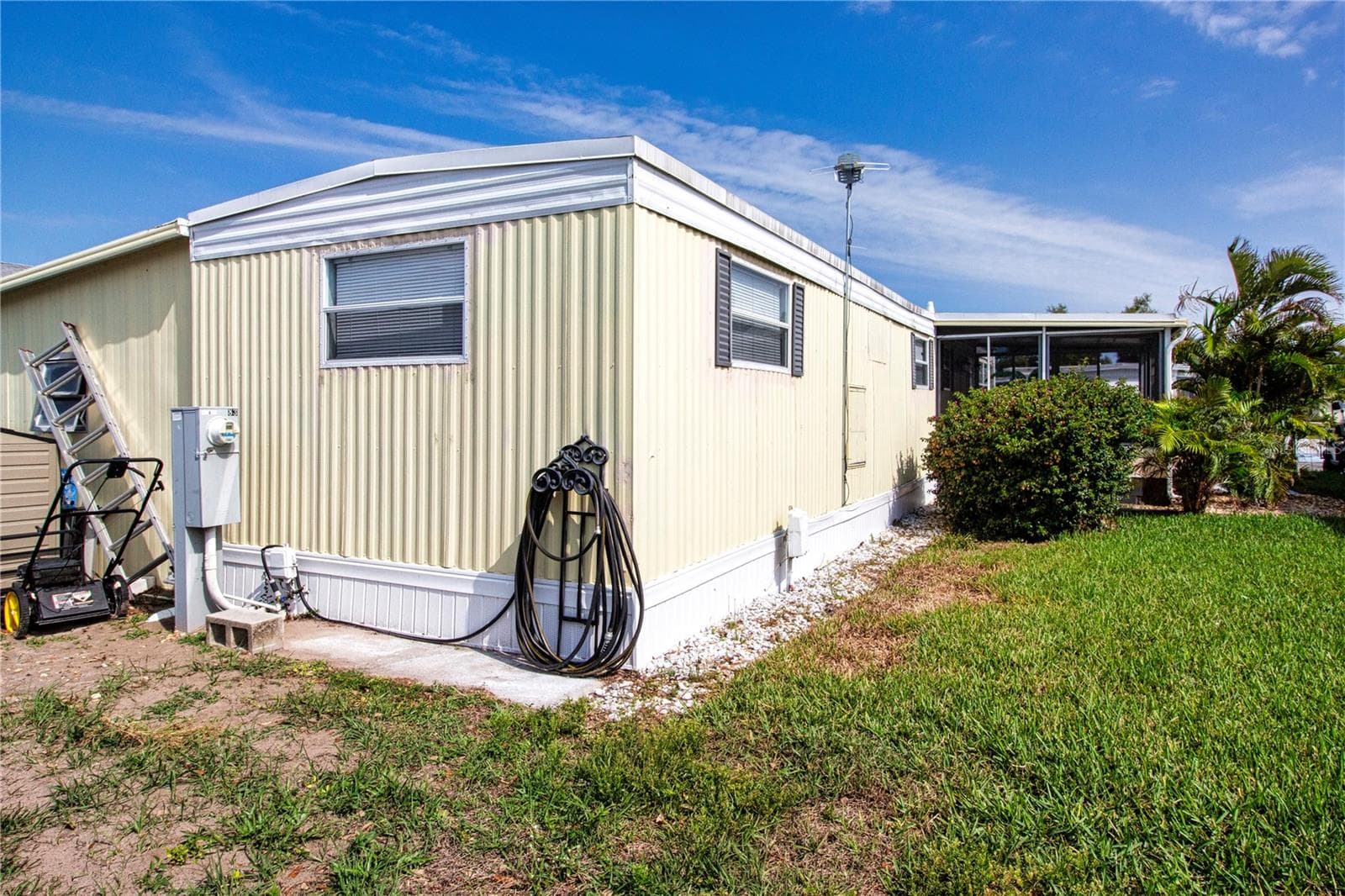 Manufactured Home at 420 49TH ST E #83, PALMETTO, photo 44 of 57