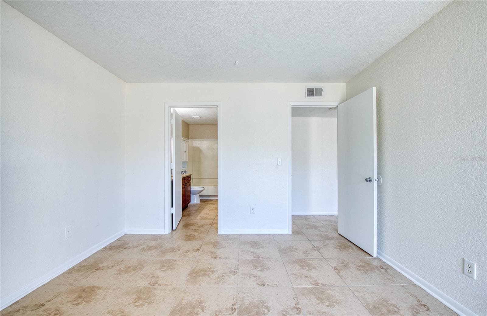Condominium at 455 ALT 19 S #21, PALM HARBOR, photo 13 of 36