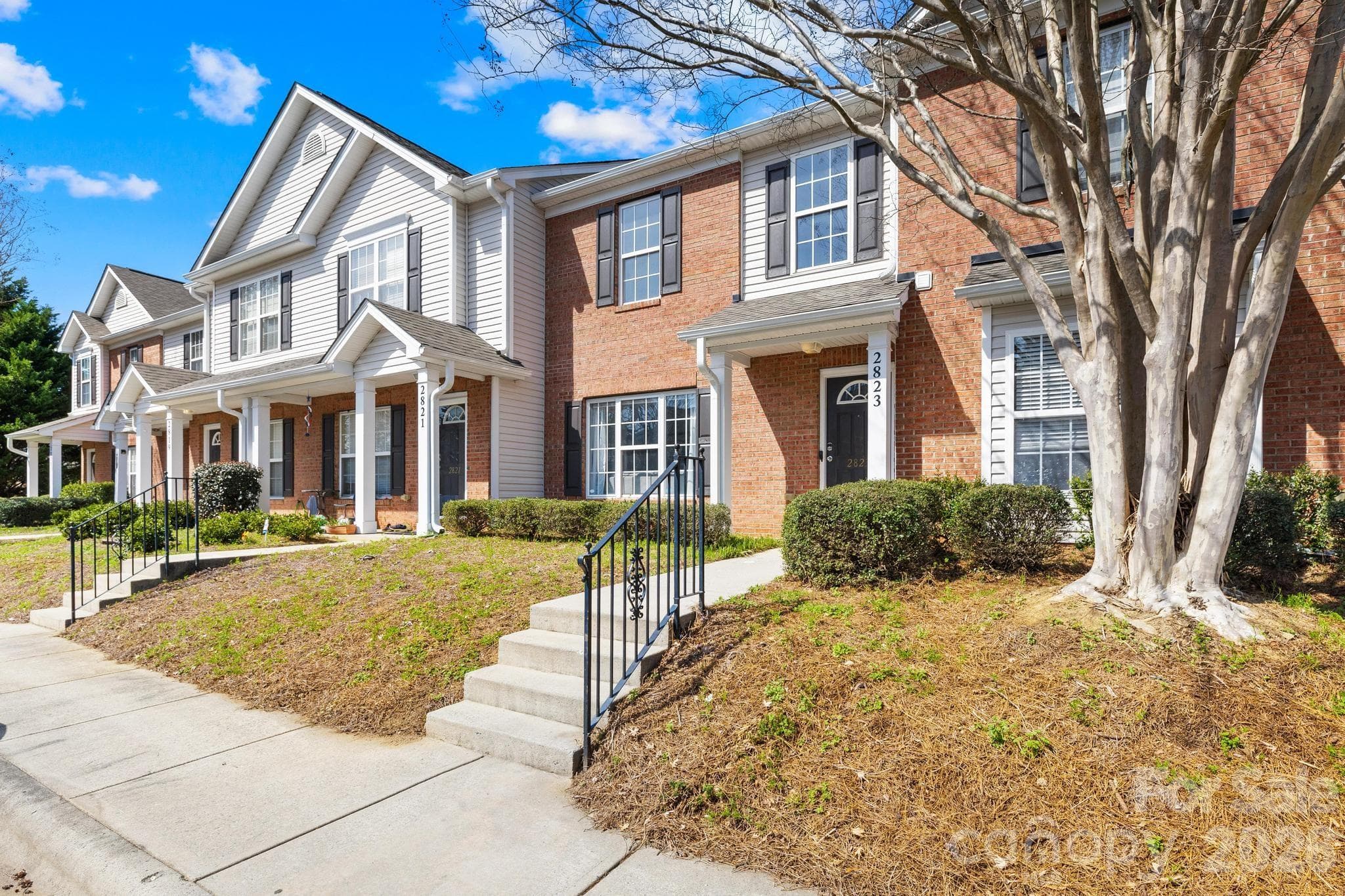 Townhouse at Matthews, photo 2 of 24