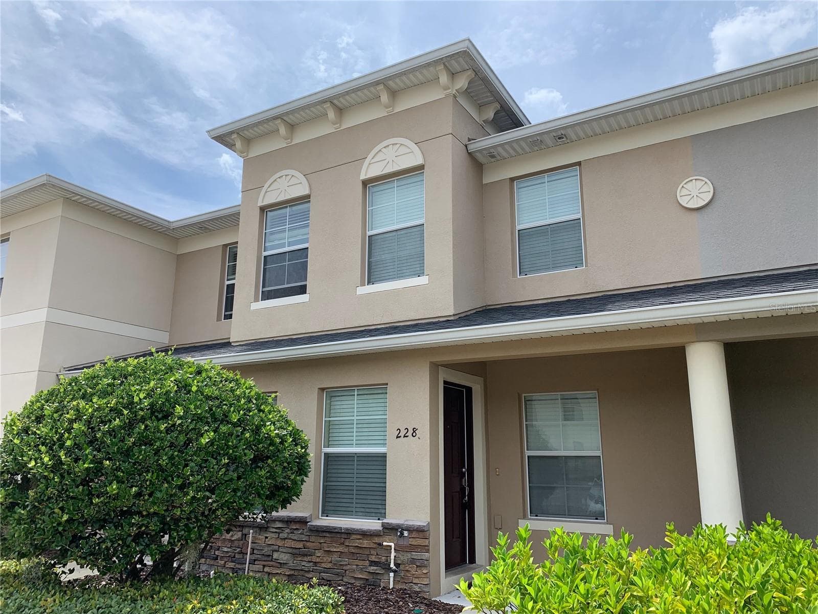 228 CARINA CIR