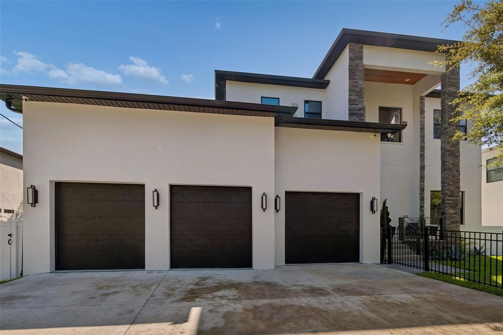 1200+ SF EXCEPTIONAL garage space! - 5410 BAYSHORE BLVD, TAMPA