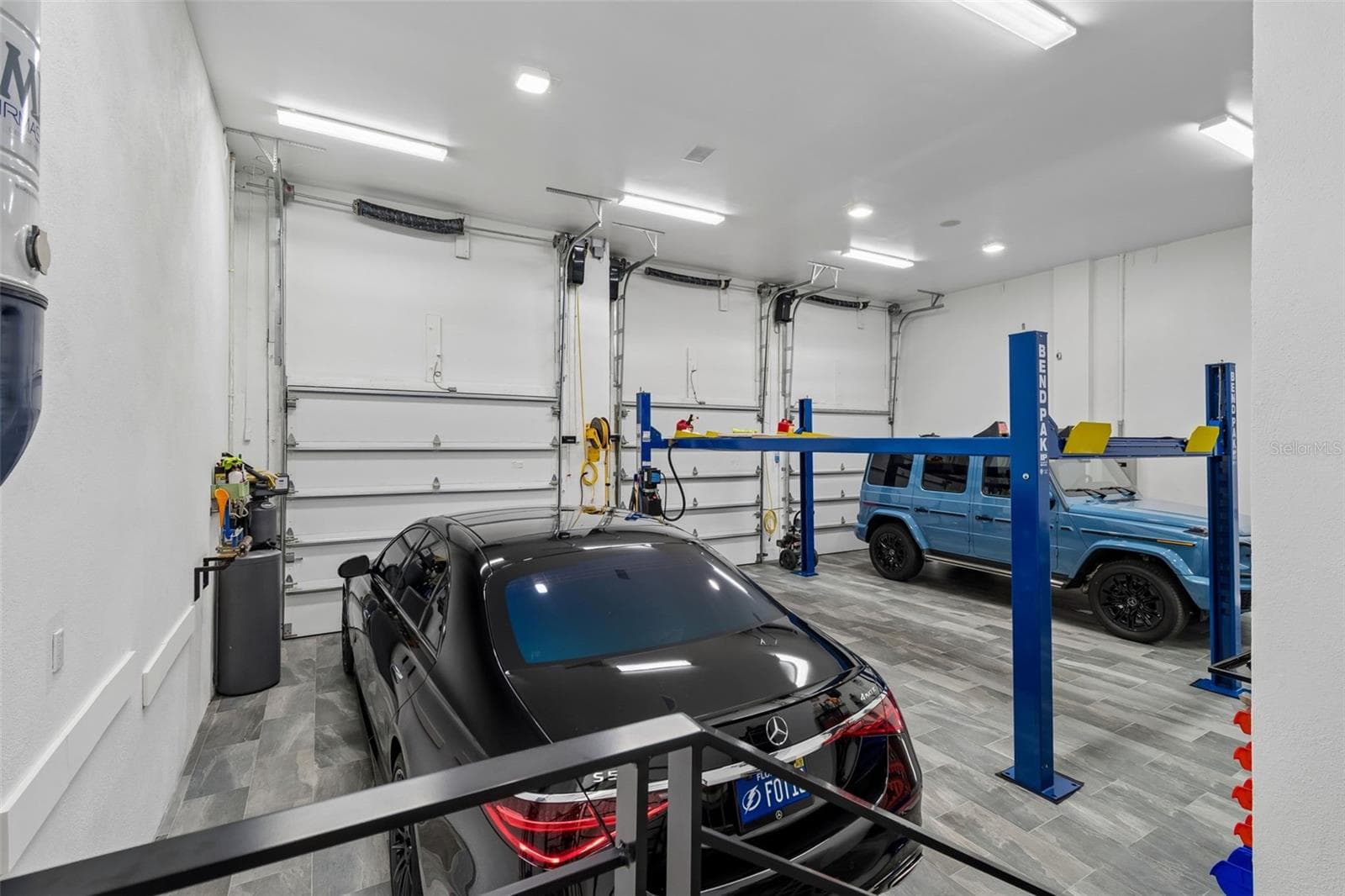 Rroom for 2 more lifts for total of 8 vehicles. - 5410 BAYSHORE BLVD, TAMPA