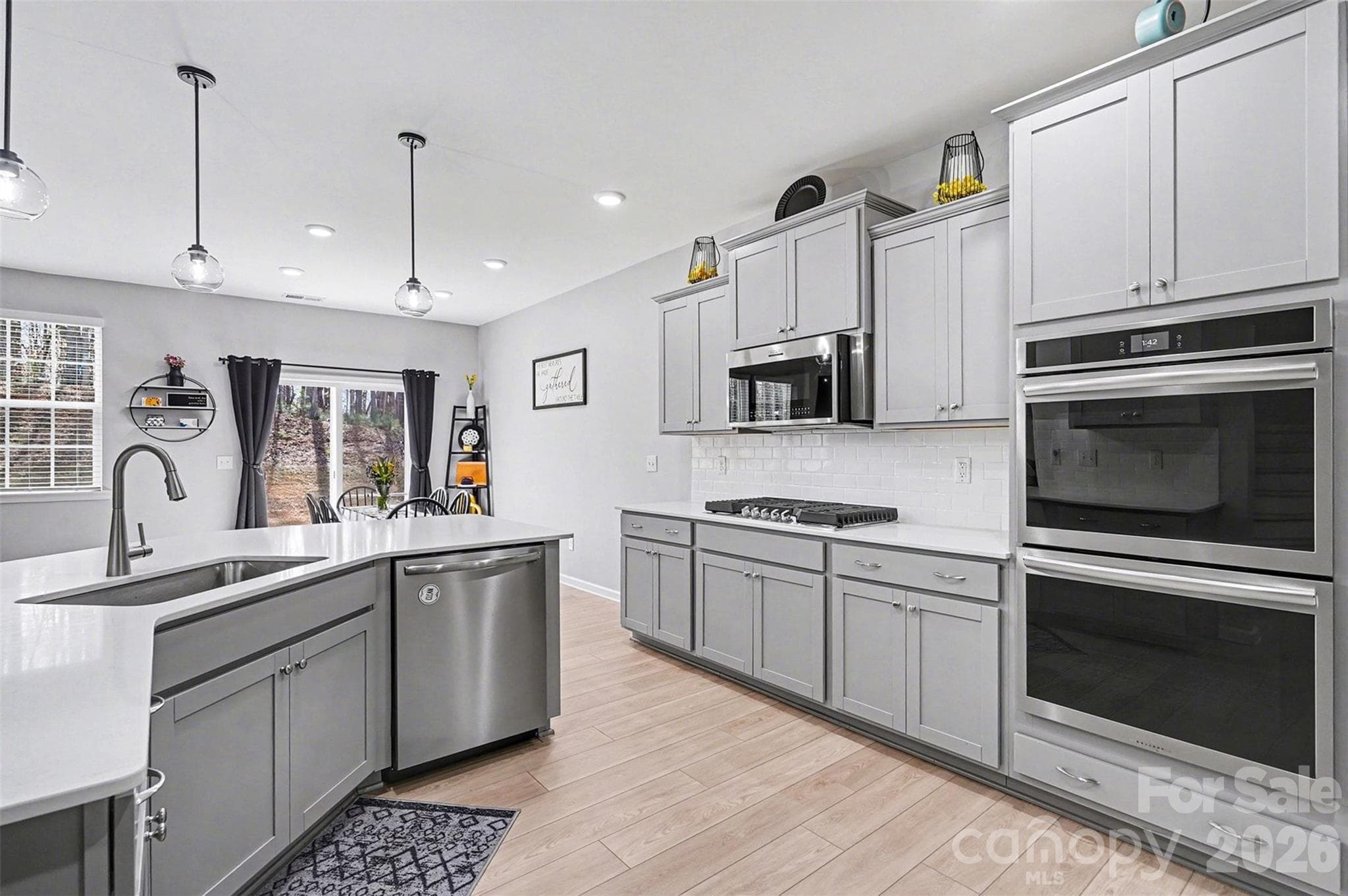 Chef's kitchen - 310 Hamptons Cove Road, Troutman