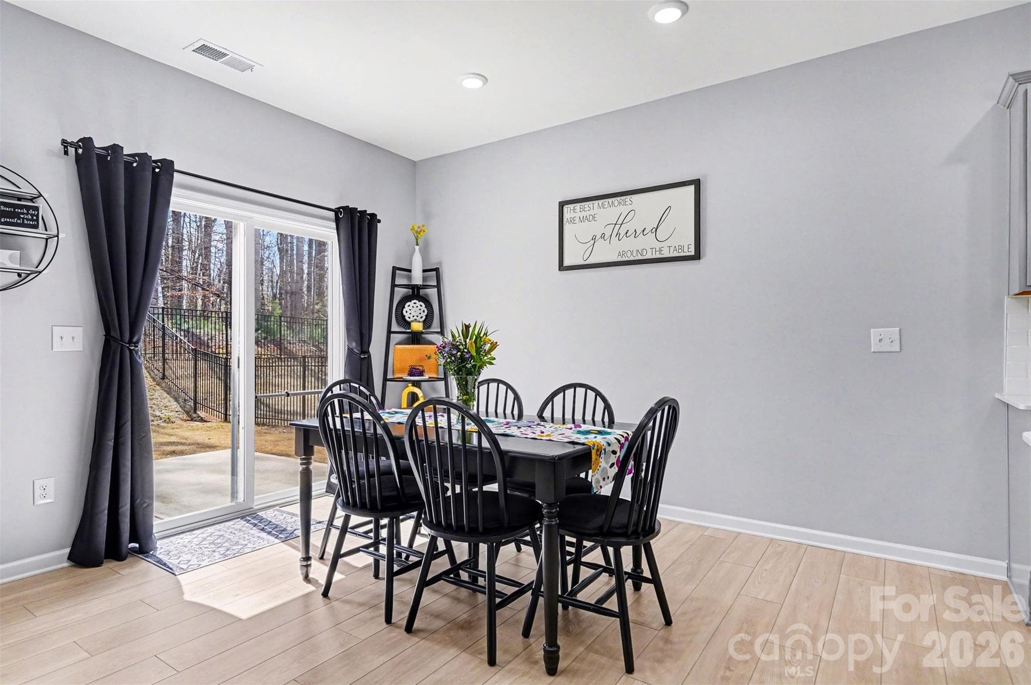 Breakfast nook - 310 Hamptons Cove Road, Troutman