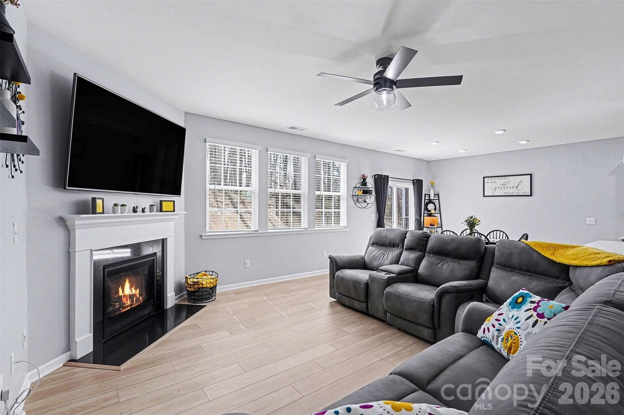 Oversized great room - 310 Hamptons Cove Road, Troutman