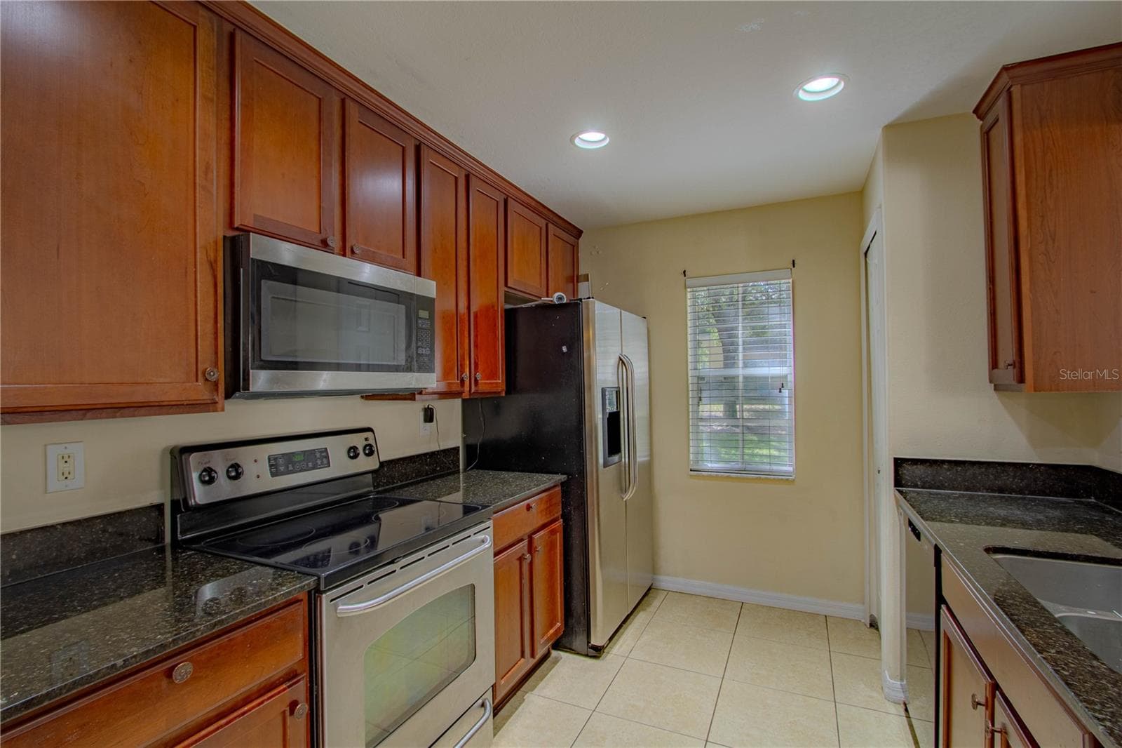 Townhouse at 10917 BRICKSIDE CT, RIVERVIEW, photo 4 of 12