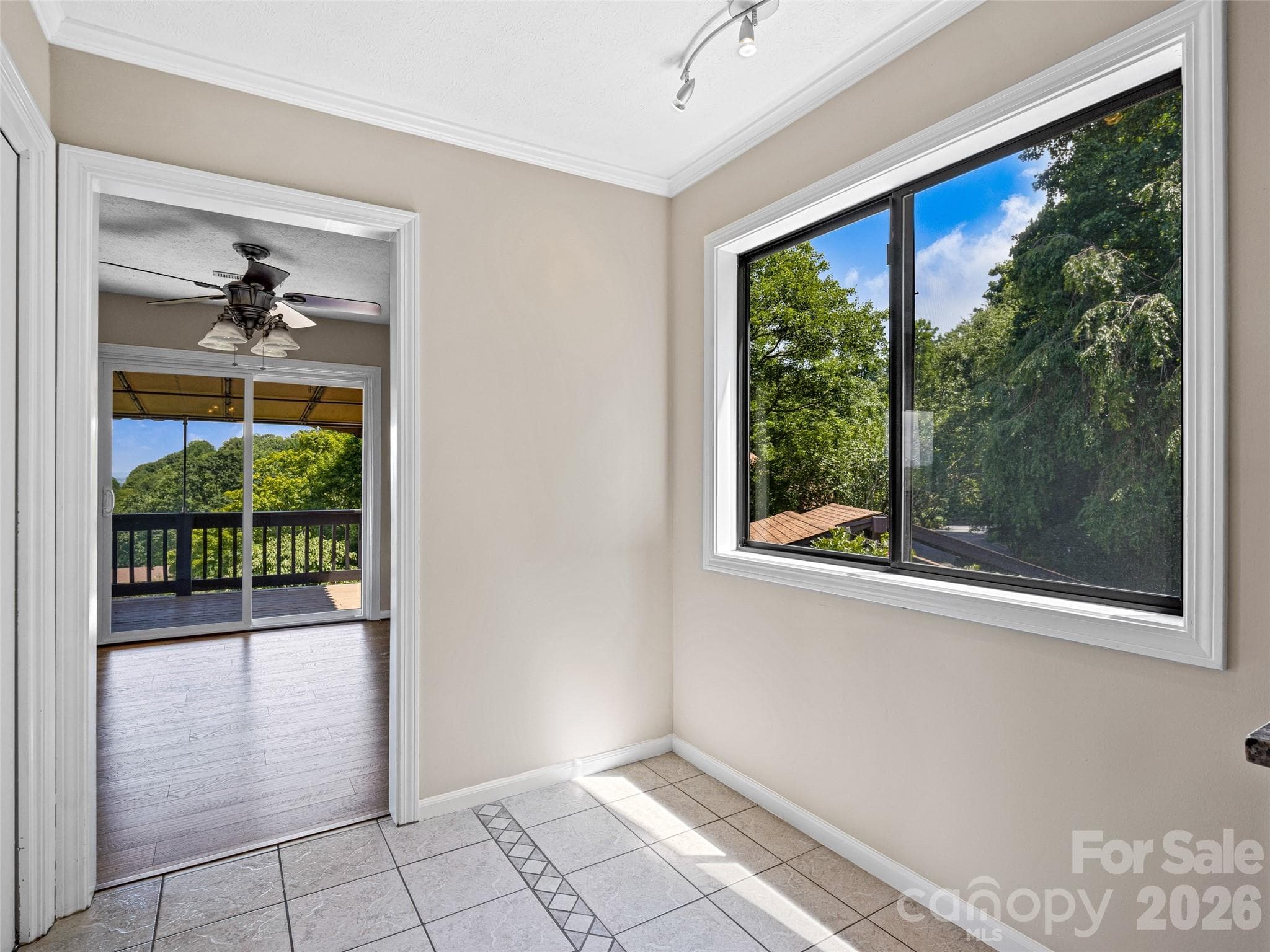 Breakfast area in kitchen - Hendersonville