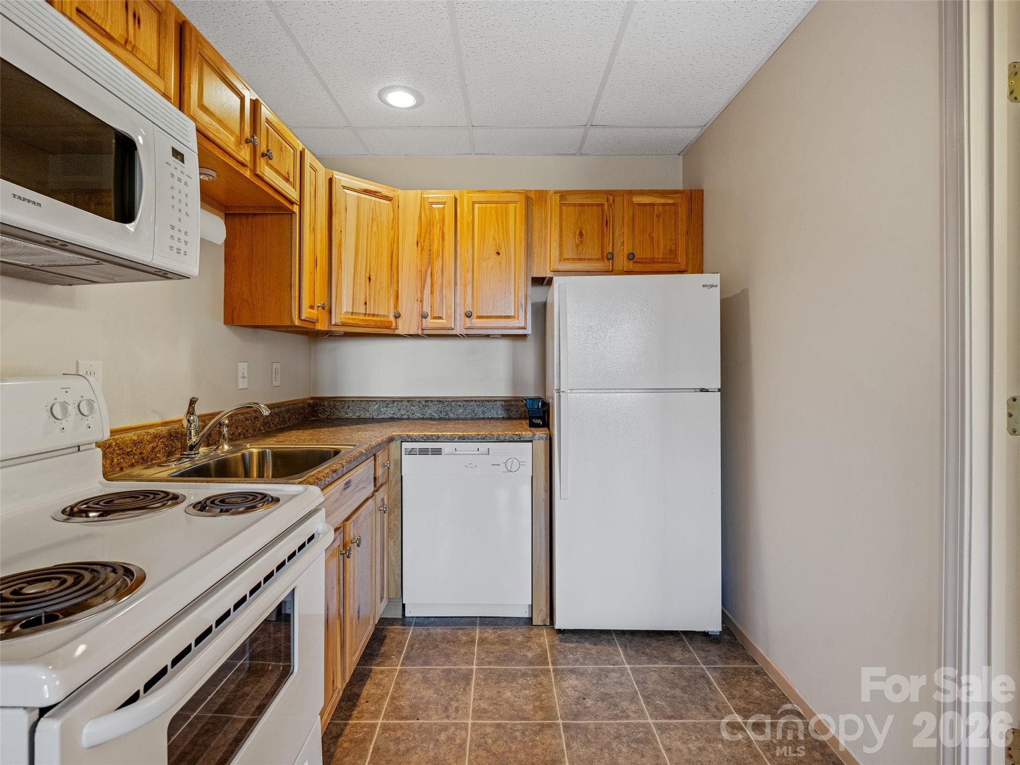 Basement apartment kitchen - Hendersonville