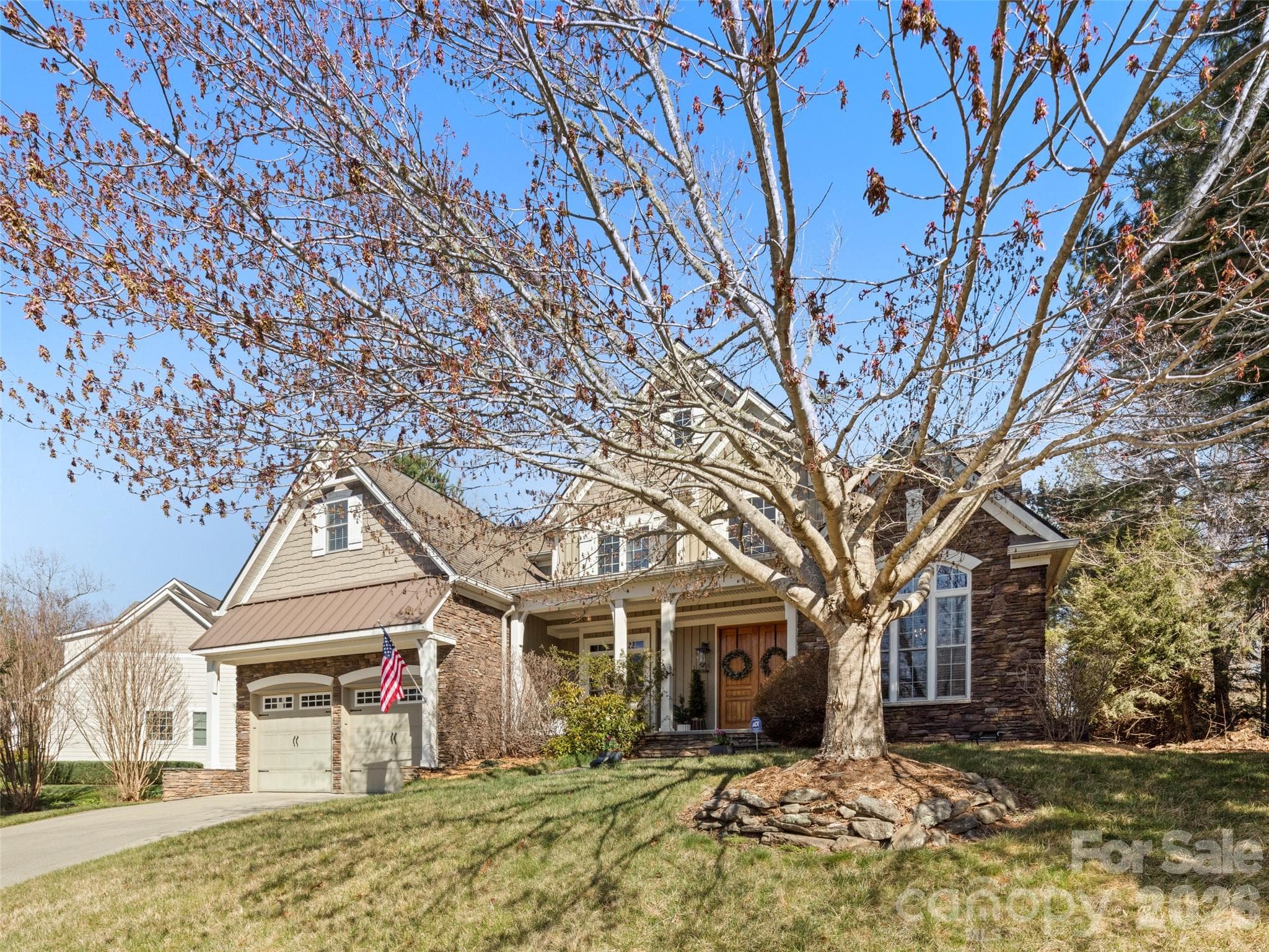 Single Family Residence at 47 Ledgestone Drive, Fairview, photo 2 of 35