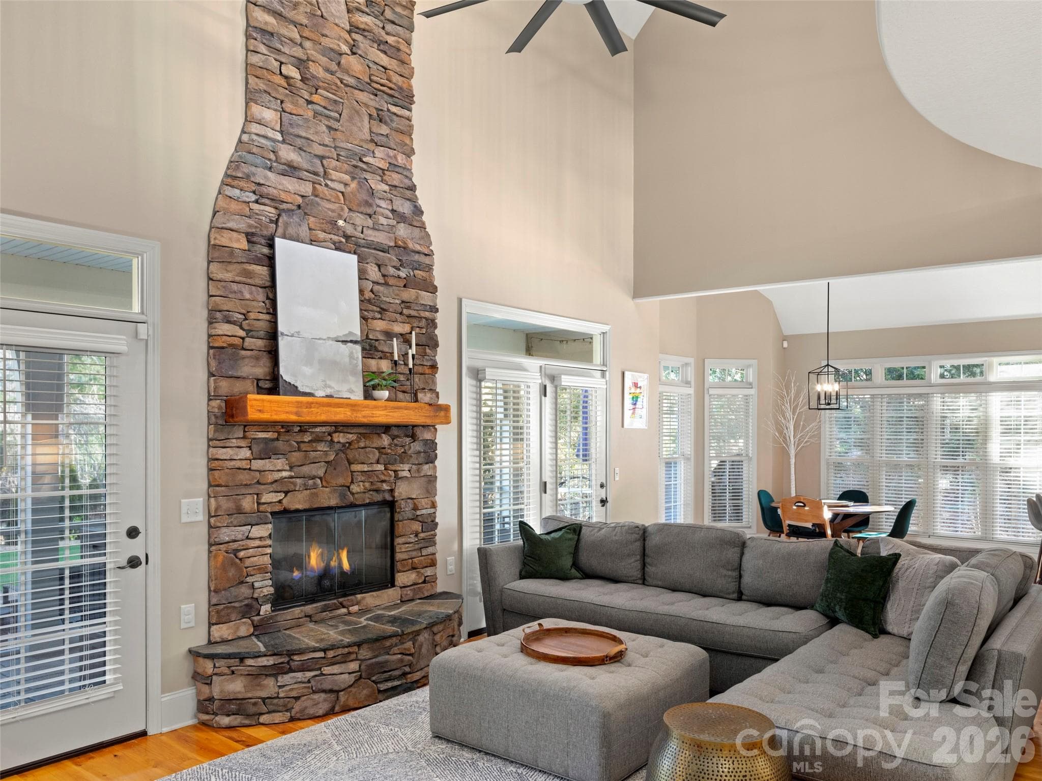 Single Family Residence at 47 Ledgestone Drive, Fairview, photo 7 of 35