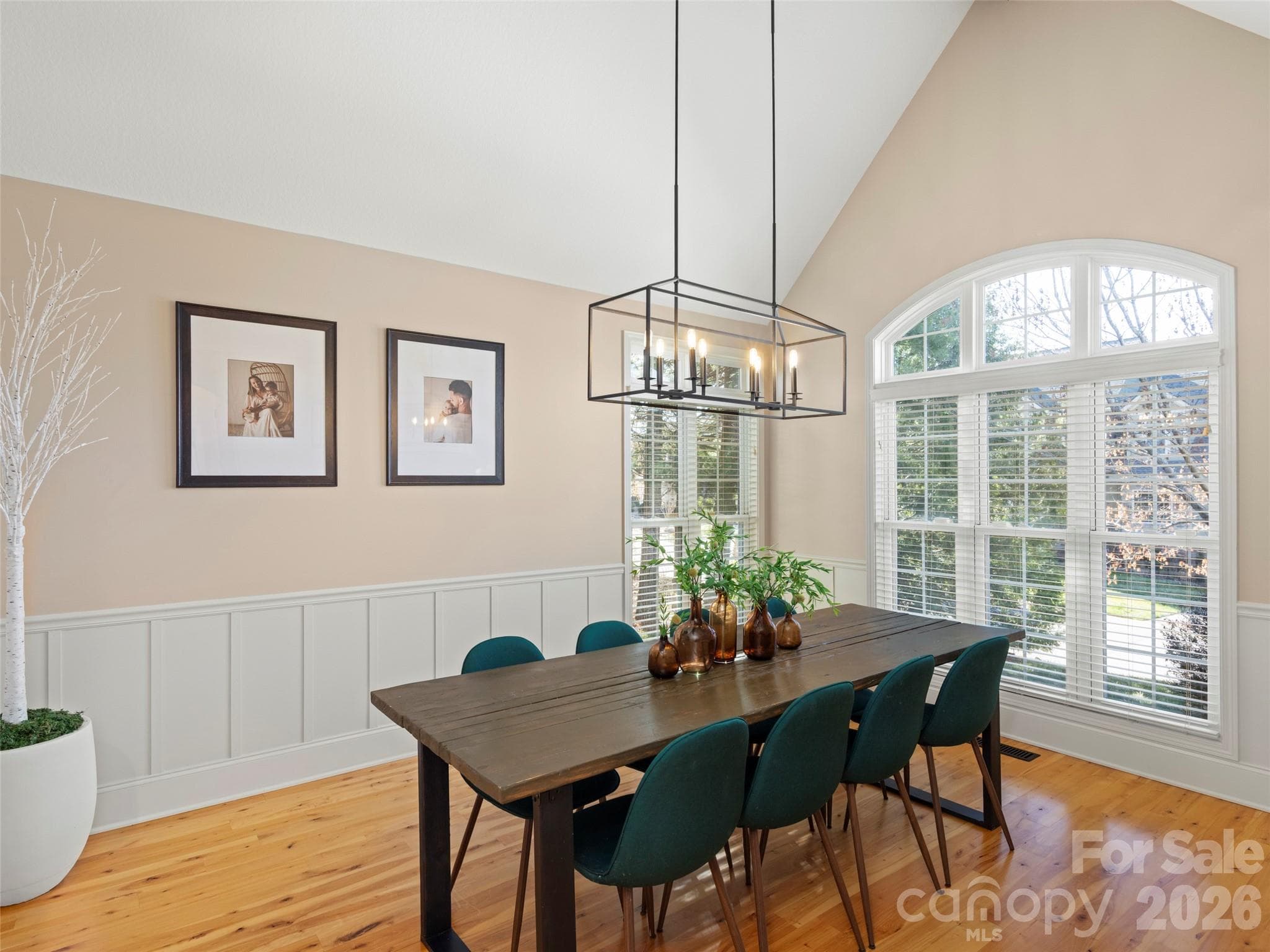 Single Family Residence at 47 Ledgestone Drive, Fairview, photo 16 of 35