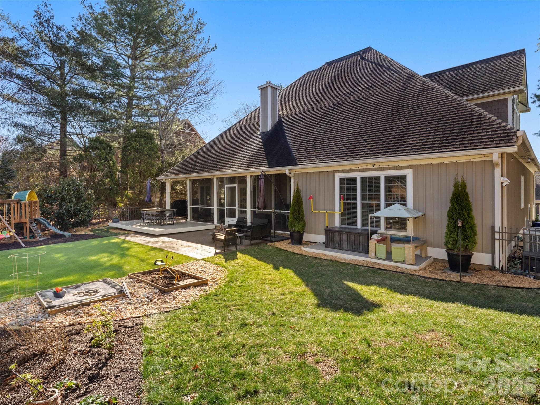 Single Family Residence at 47 Ledgestone Drive, Fairview, photo 34 of 35