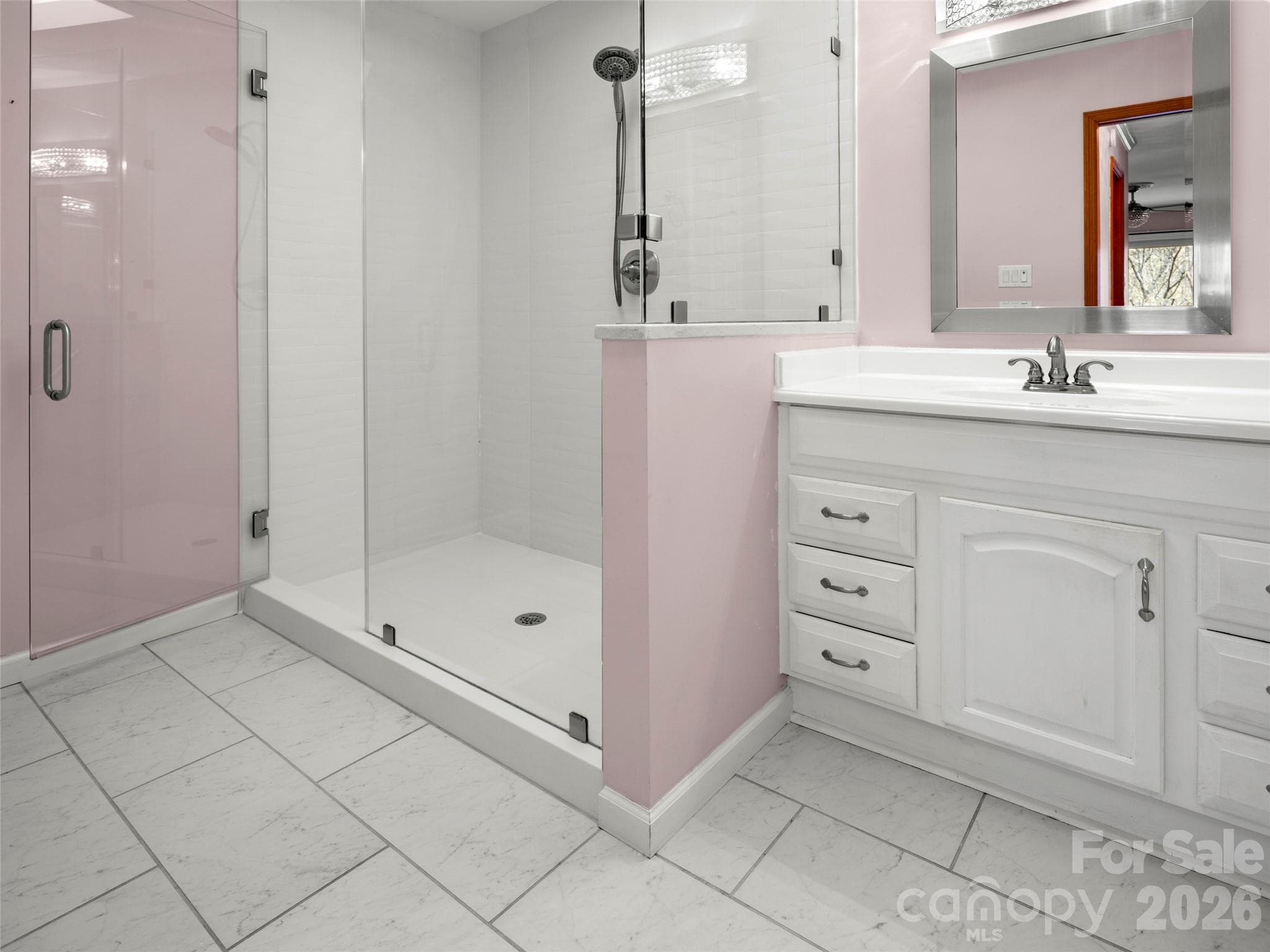Large walk-in shower and towel warmer - Asheville