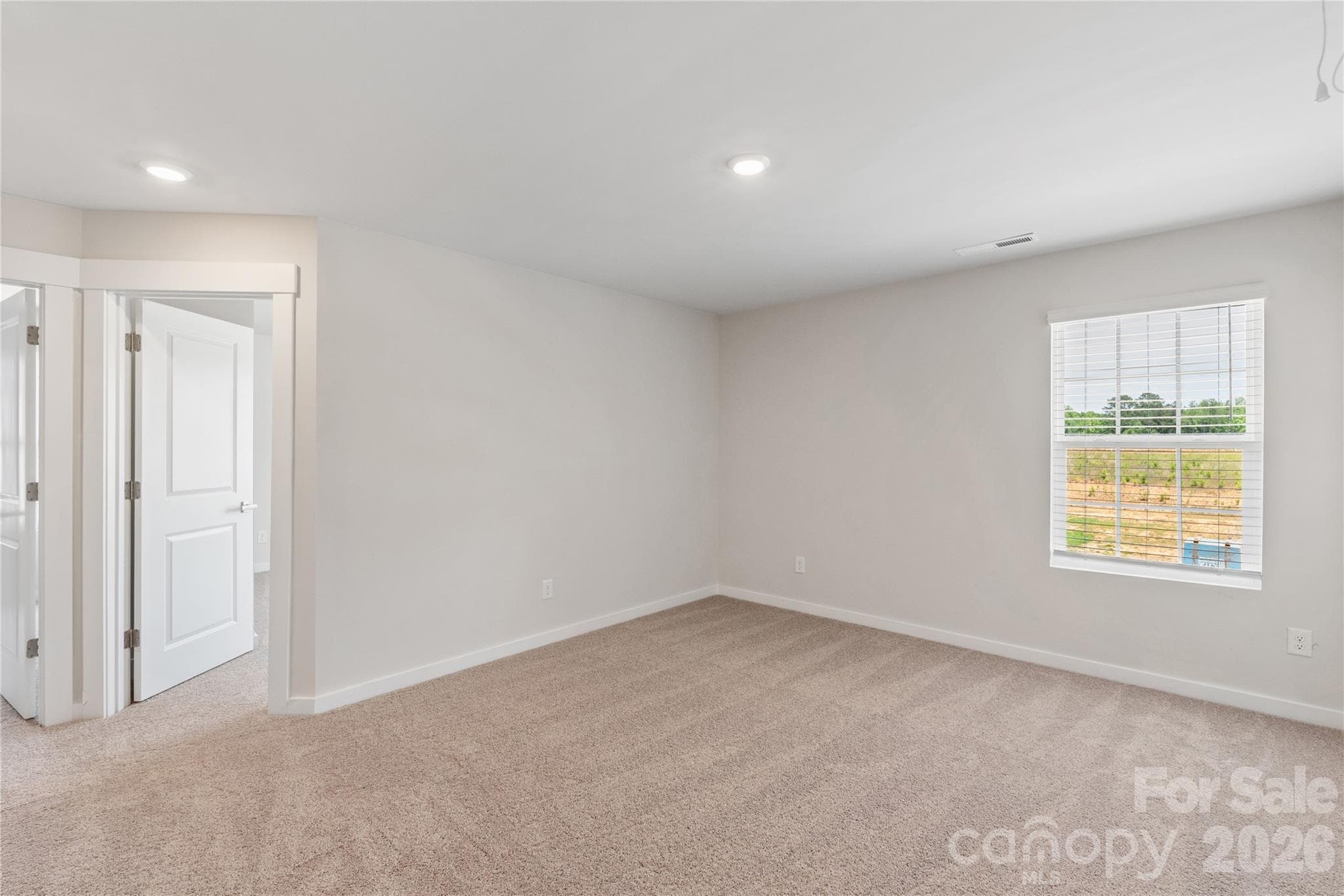 Single Family Residence at 3410 Robindale Drive, Winston Salem, photo 13 of 22