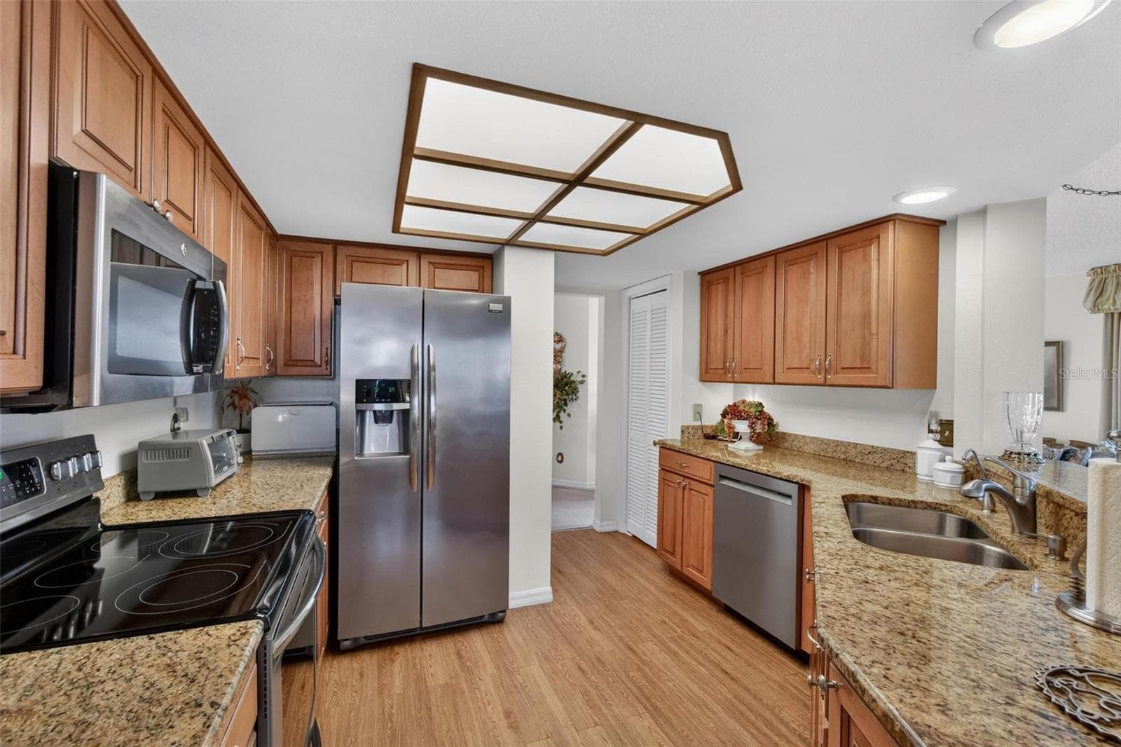 Condominium at 14820 RUE DE BAYONNE #302, CLEARWATER, photo 19 of 30
