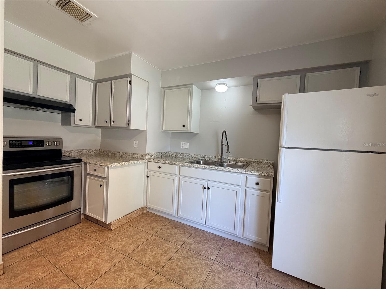Villa at 84 E MARBRISA WAY, KISSIMMEE, photo 3 of 9